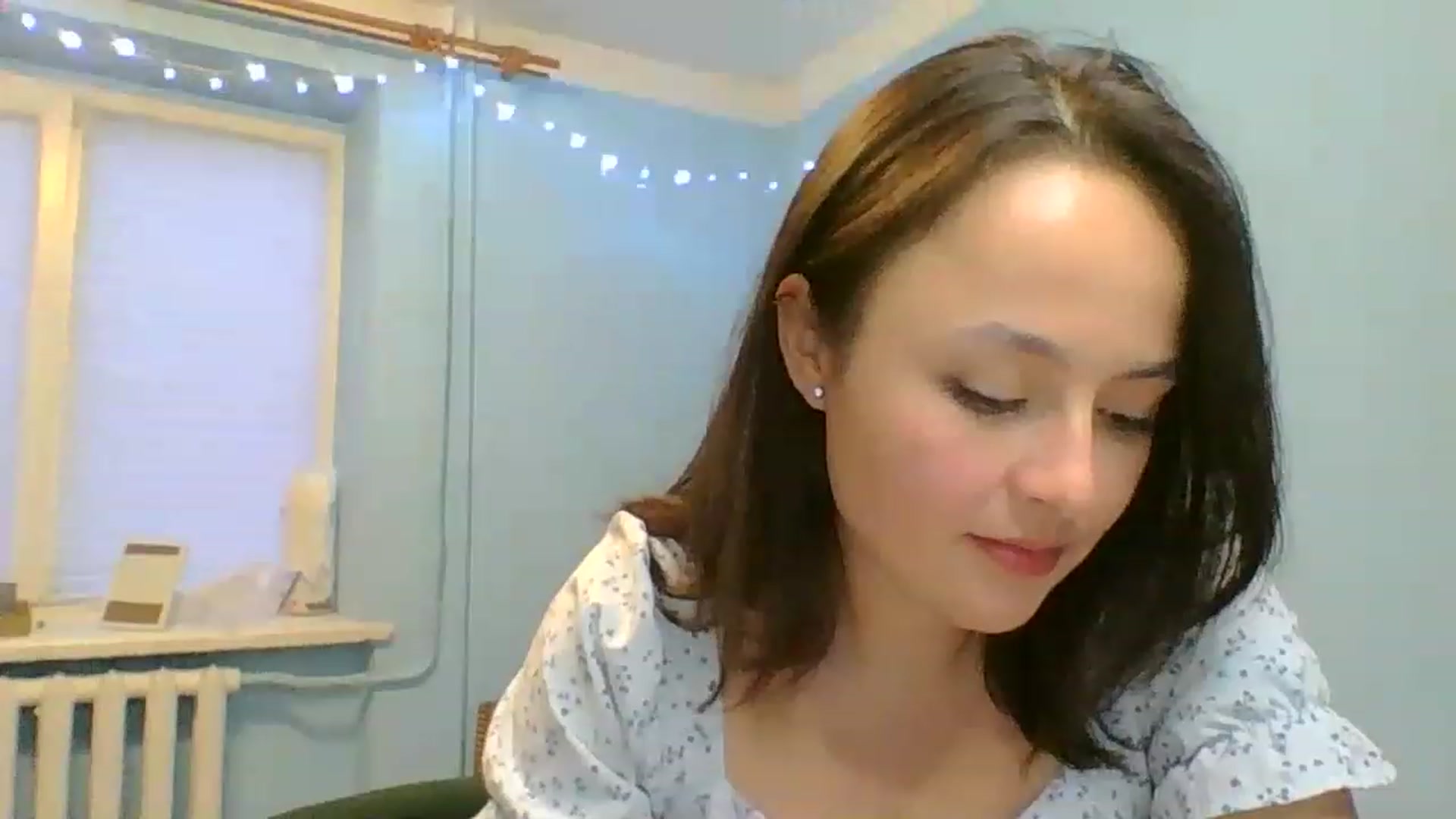 Gallery image thumbnail from Emily_morning's myfreecams stream on, 06/03/2023, 18:37 image 10 of 20