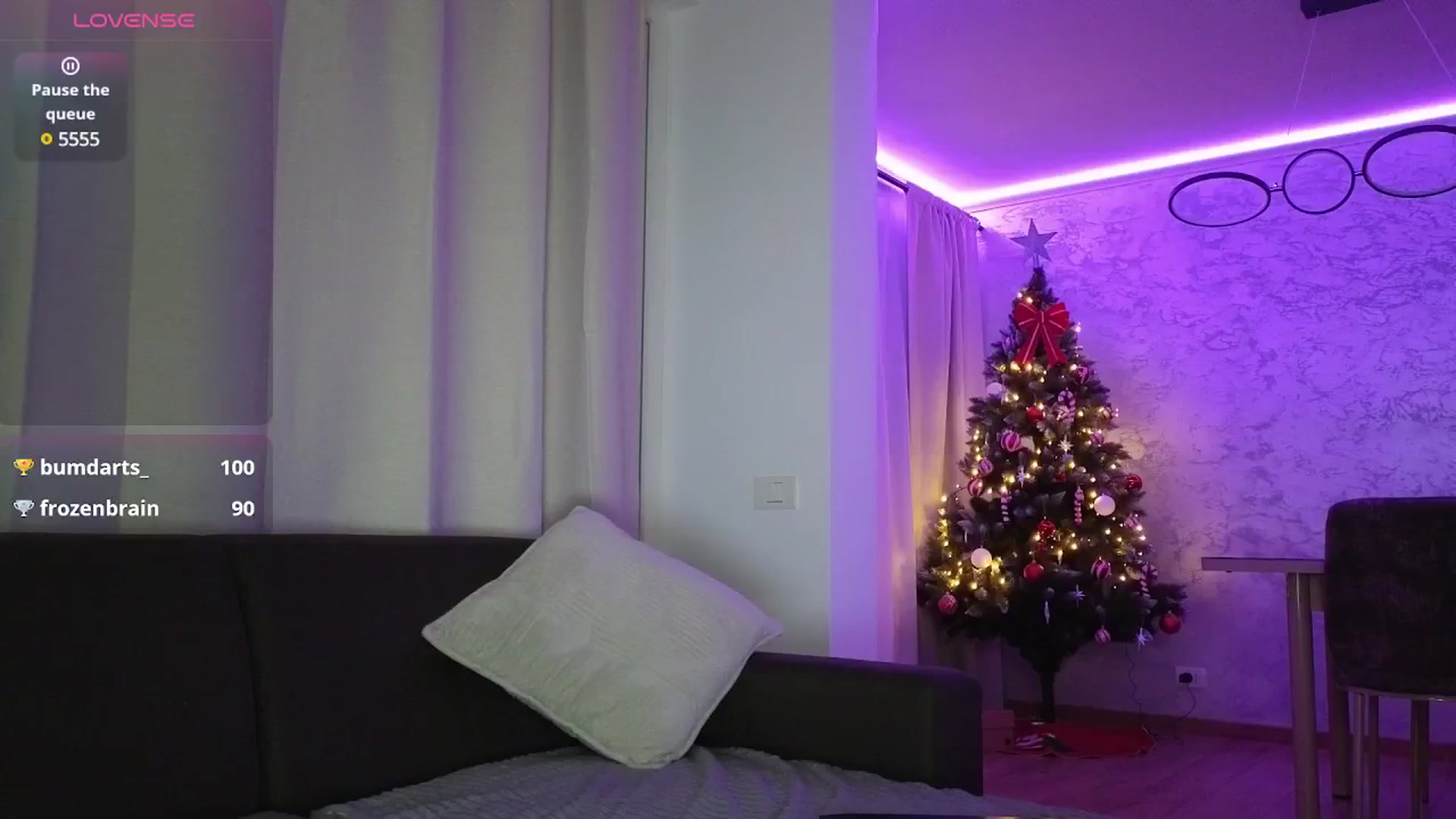 Gallery image thumbnail from Emily_sins's myfreecams stream on, 12/28/2024, 24:14 image 9 of 20