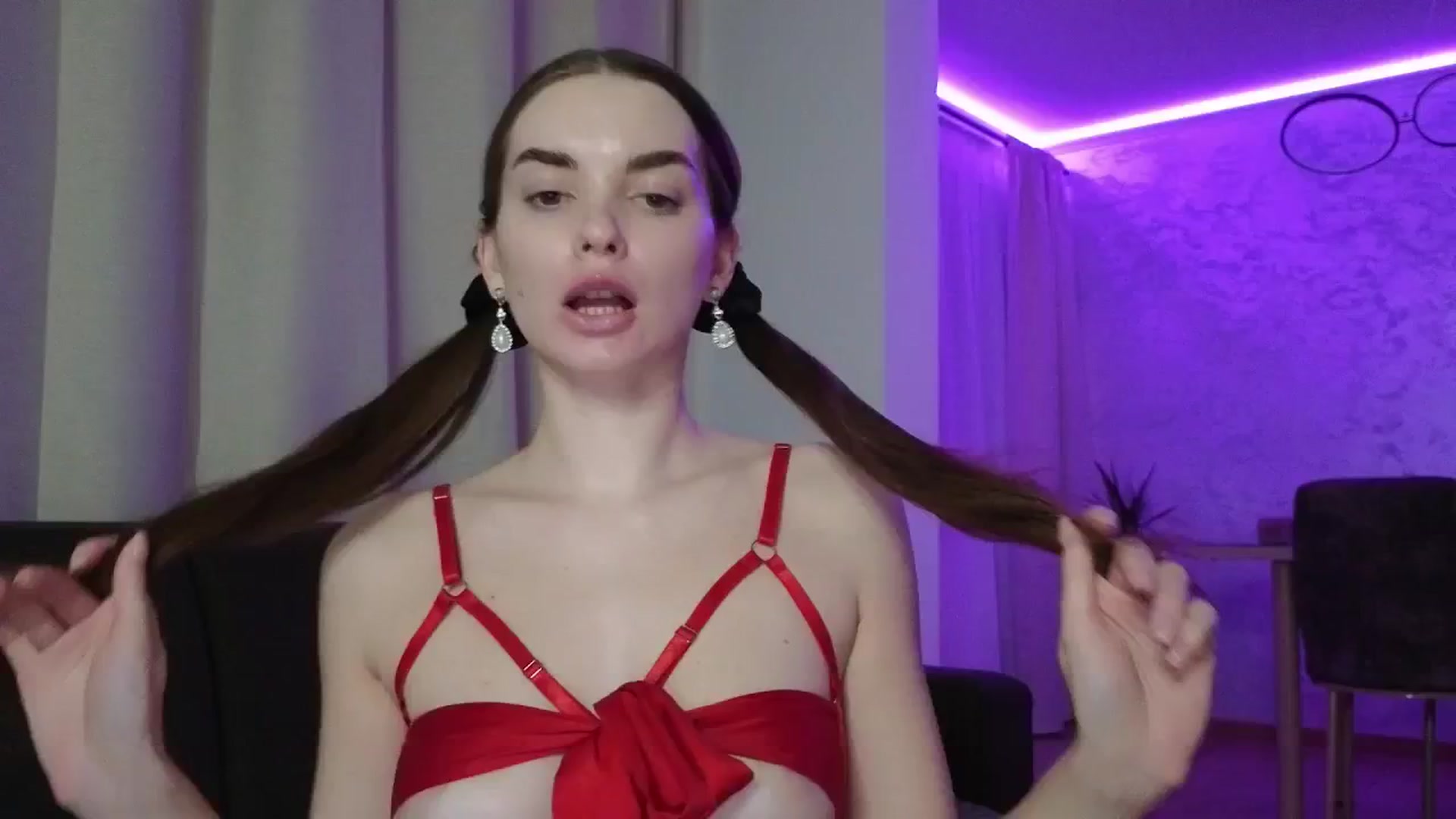 Gallery image thumbnail from Emily_sins's myfreecams stream on, 05/10/2025, 20:25 image 11 of 20