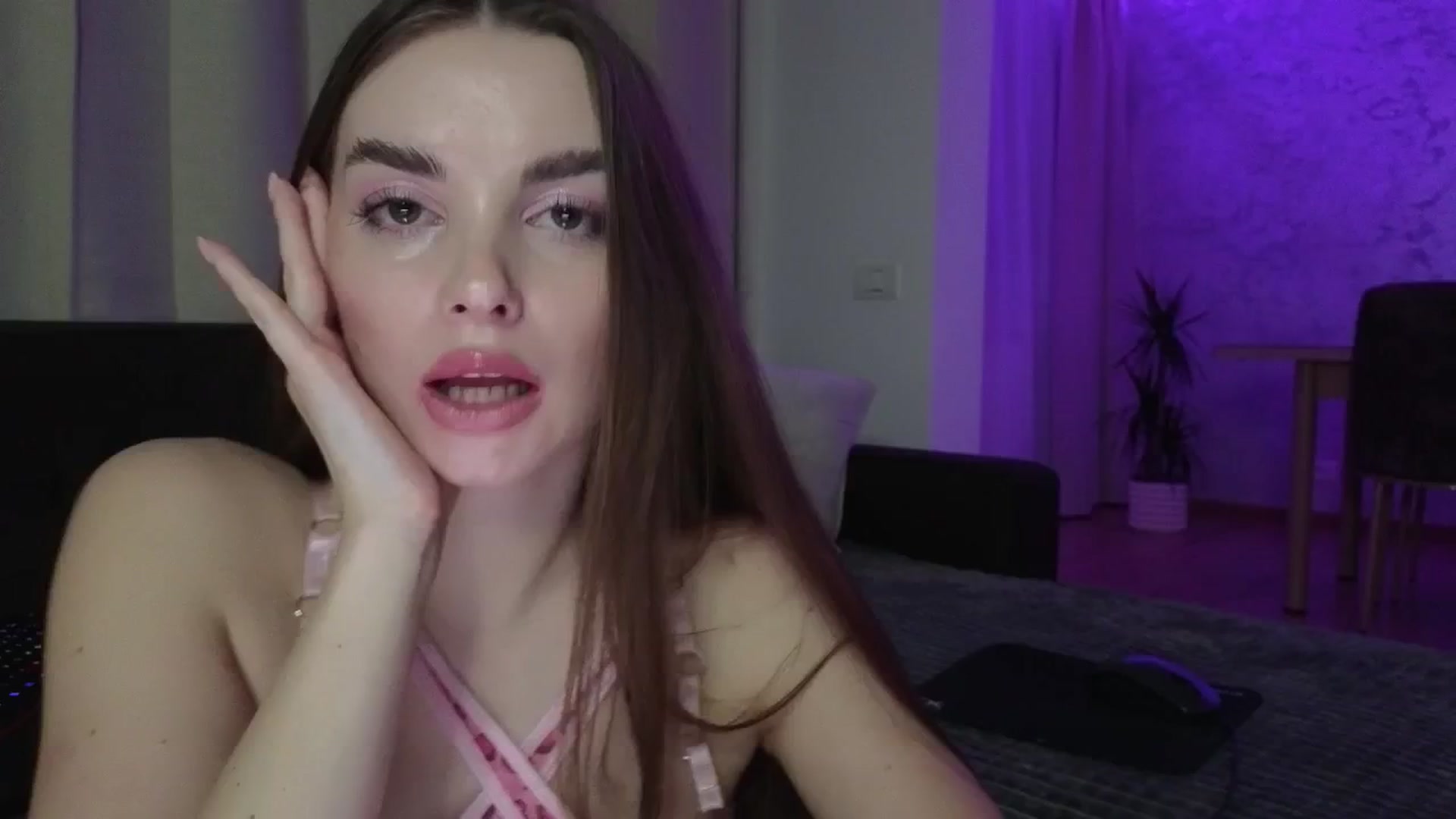 Gallery image thumbnail from Emily_sins's myfreecams stream on, 05/13/2025, 21:54 image 3 of 20