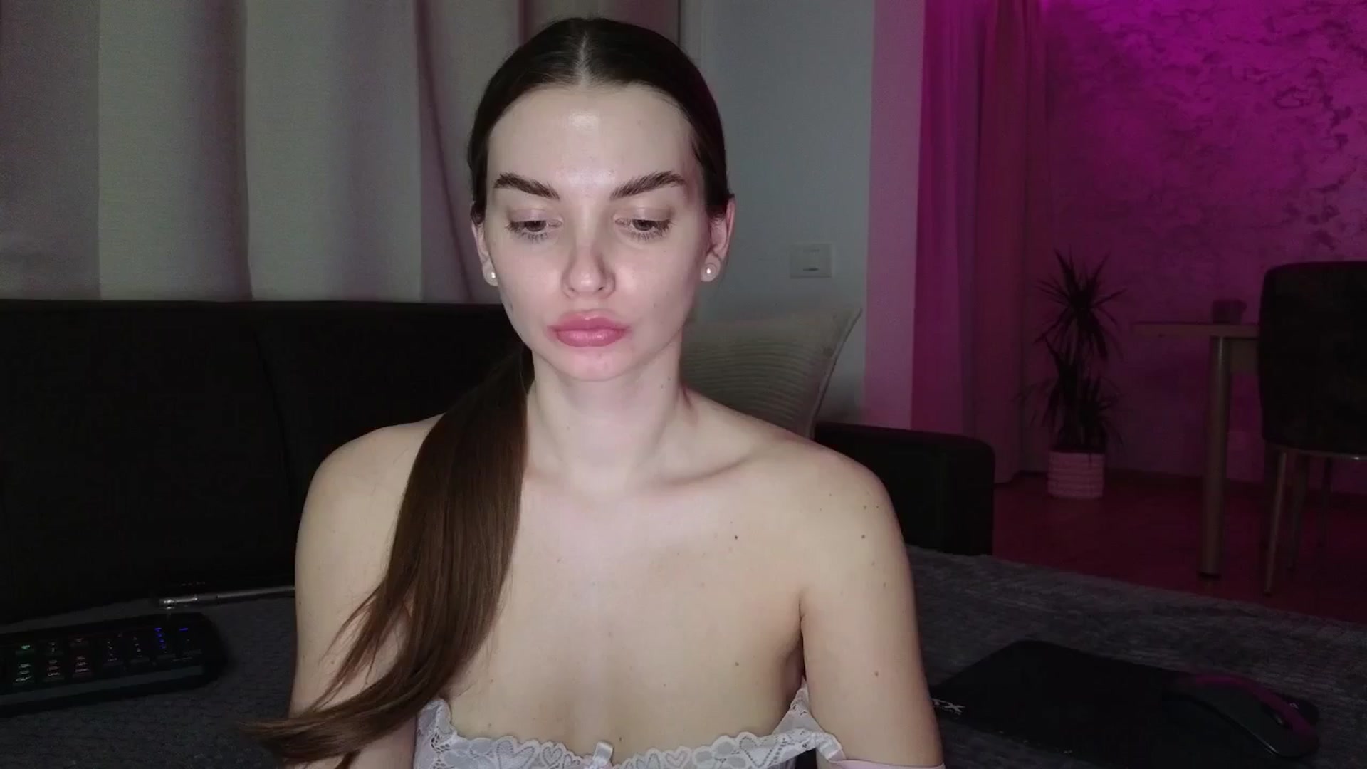 Gallery image thumbnail from Emily_sins's myfreecams stream on, 05/14/2025, 21:47 image 4 of 20
