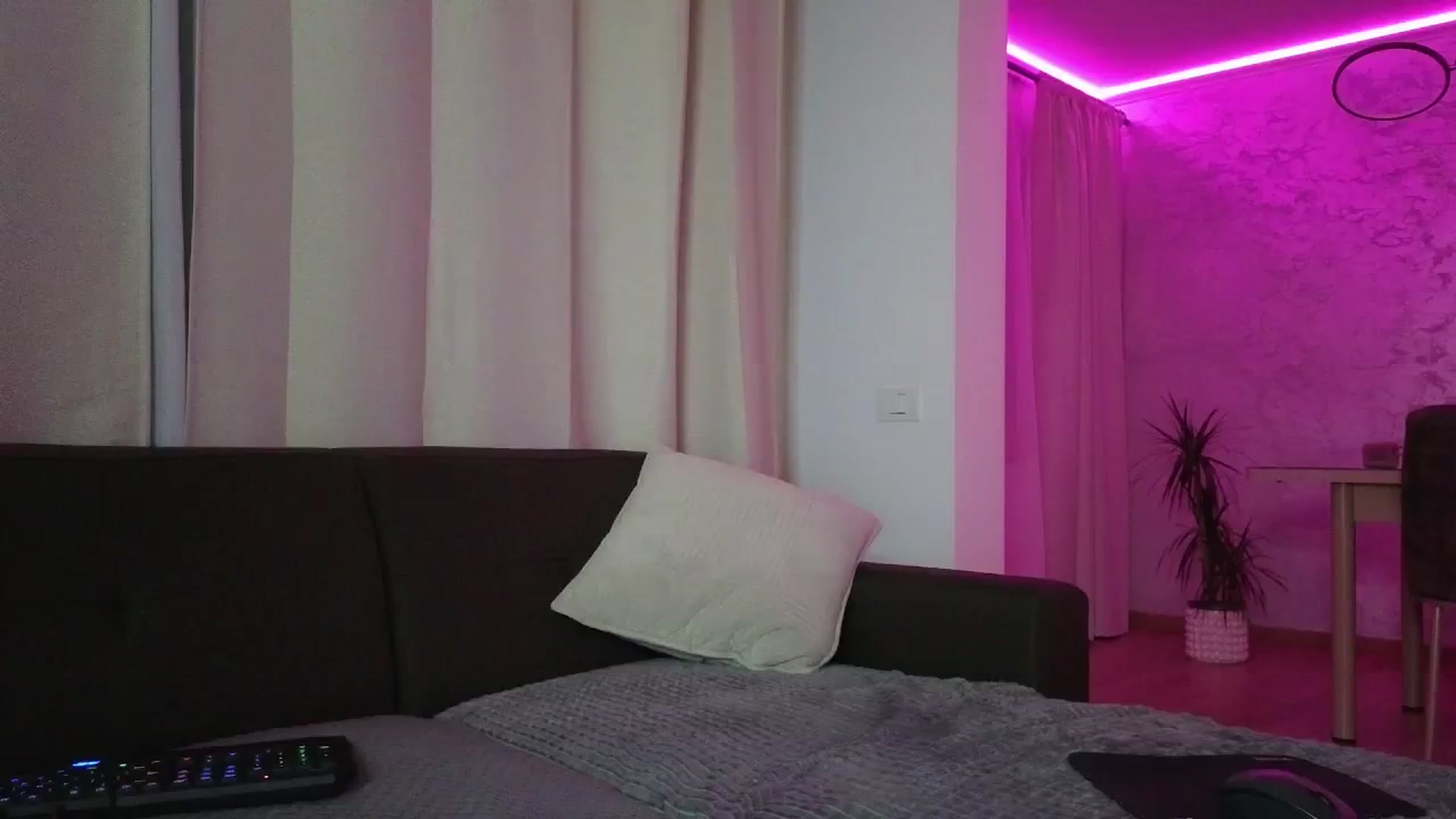 Gallery image thumbnail from Emily_sins's myfreecams stream on, 06/09/2025, 22:15 image 7 of 20