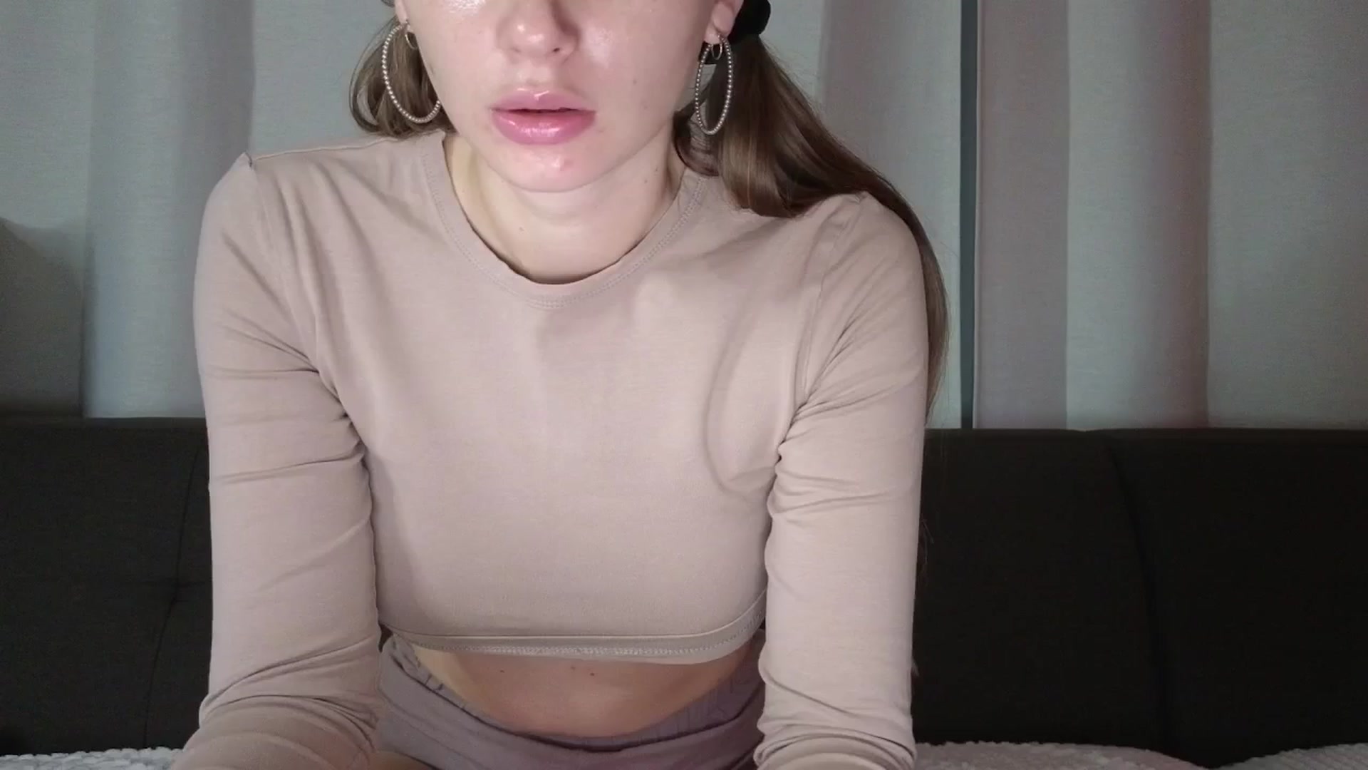 Gallery image thumbnail from Emily_sins's myfreecams stream on, 10/03/2025, 21:46 image 12 of 20