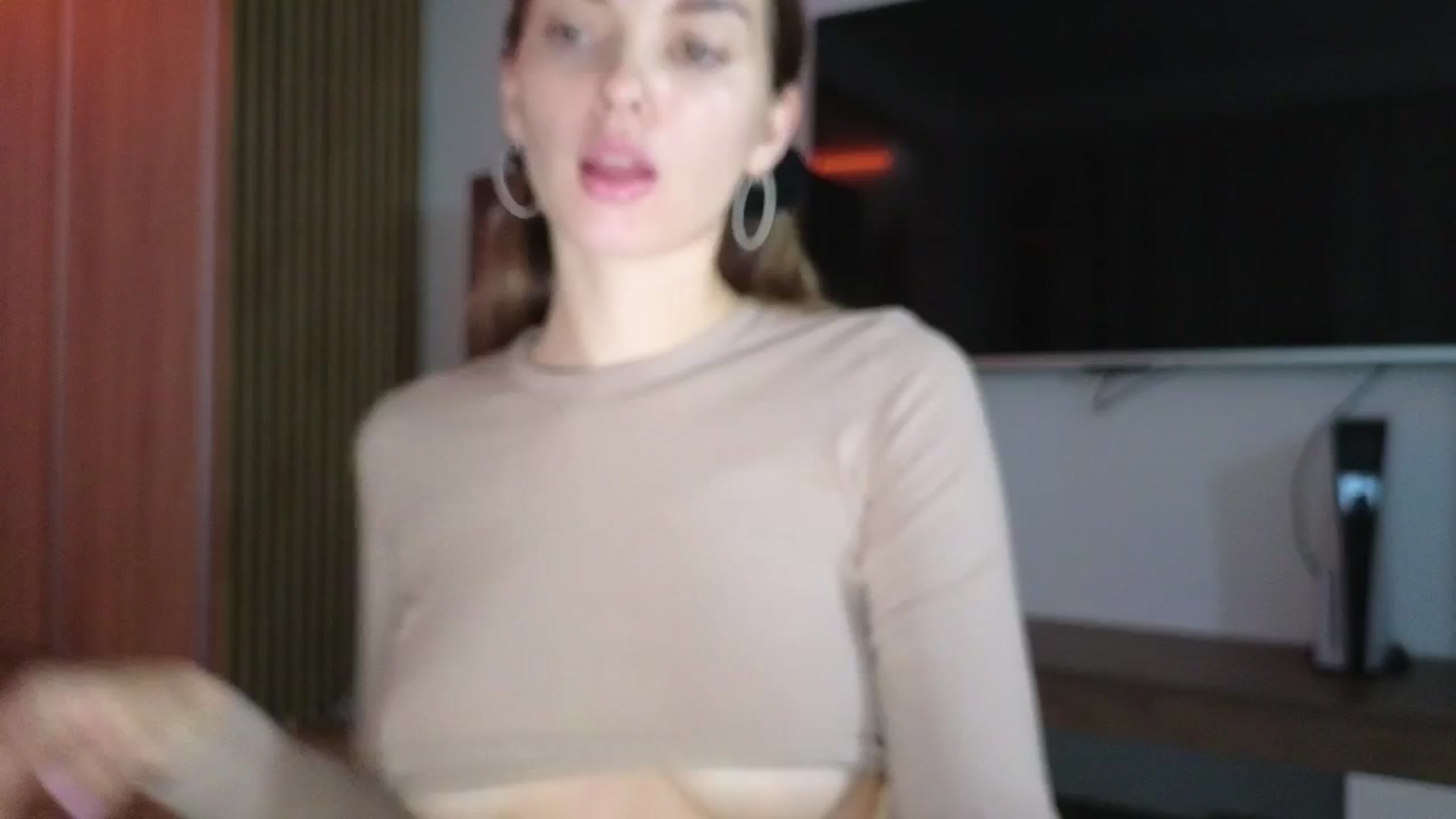 Gallery image thumbnail from Emily_sins's myfreecams stream on, 10/03/2025, 23:01 image 14 of 20