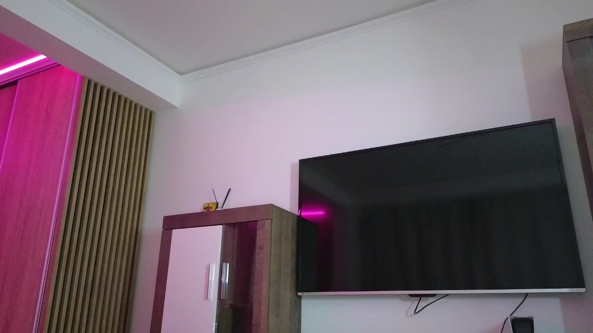 Gallery image thumbnail from Emily_sins's myfreecams stream on, 10/04/2025, 22:42 image 3 of 20