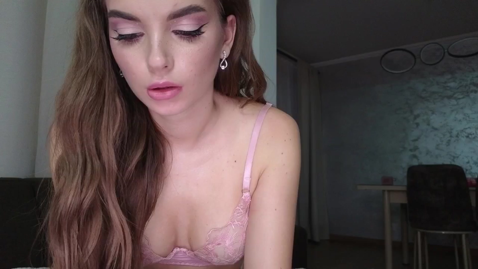 Gallery image thumbnail from Emily_sins's myfreecams stream on, 11/19/2025, 24:56 image 16 of 20