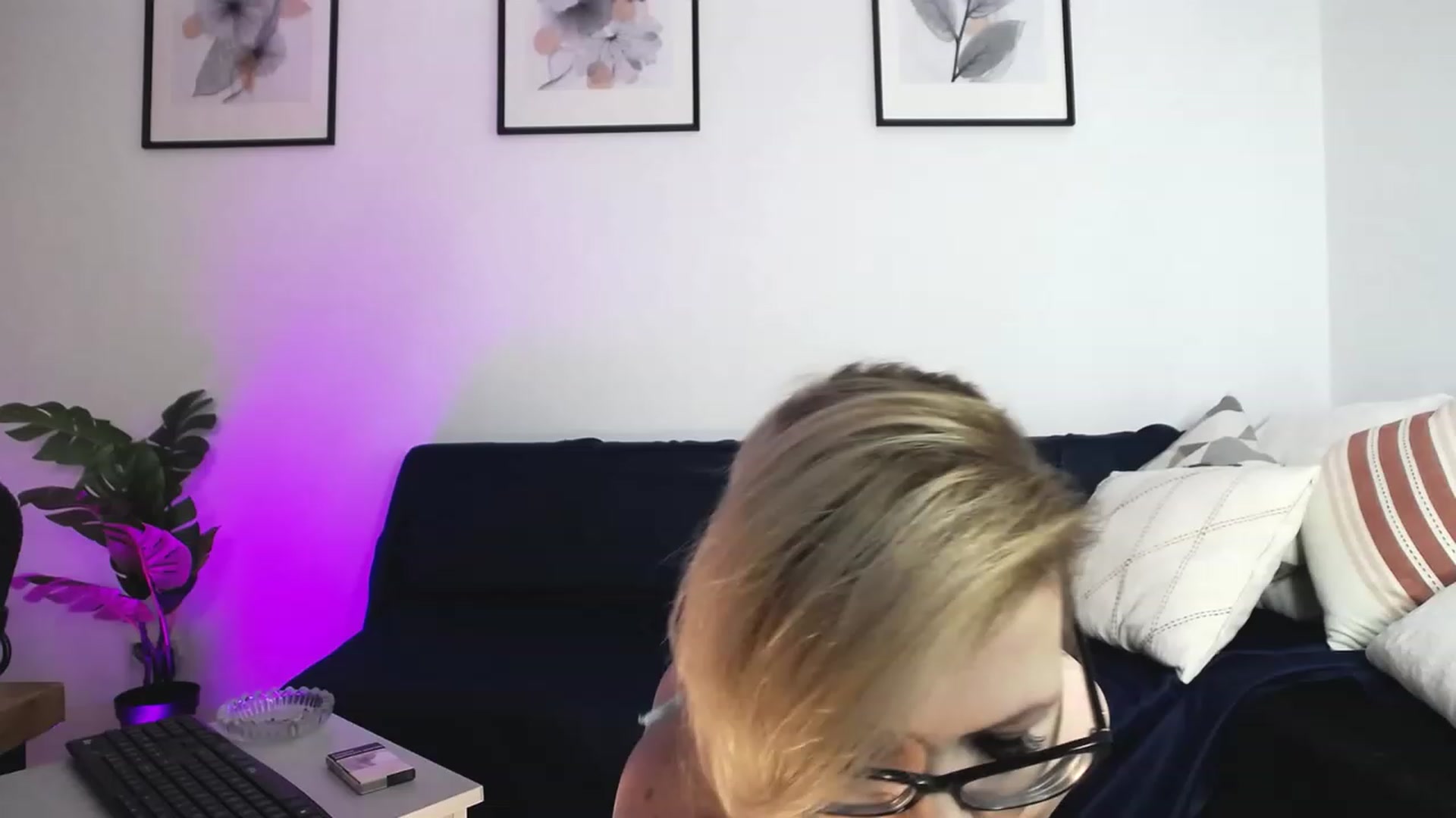 Gallery image thumbnail from Emilyanders85's myfreecams stream on, 05/27/2023, 22:38 image 1 of 20