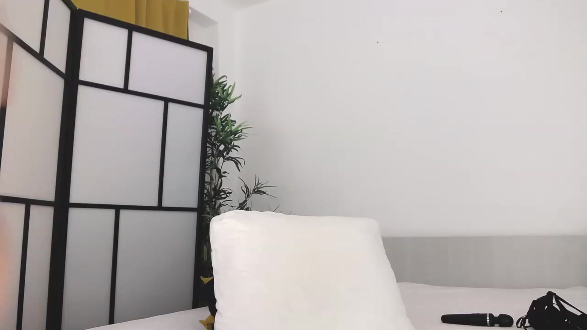 Gallery image thumbnail from Emilyanders85's myfreecams stream on, 06/12/2023, 22:13 image 20 of 20