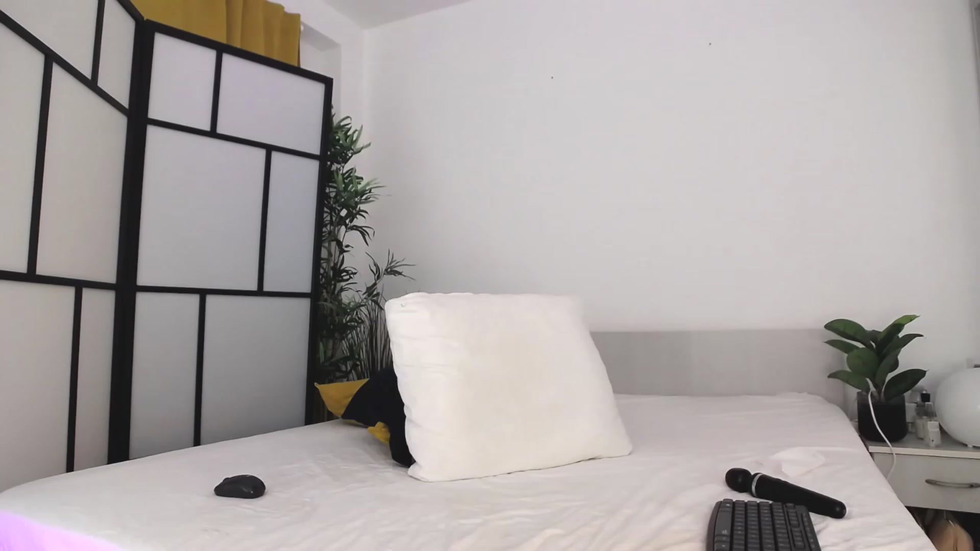 Gallery image thumbnail from Emilyanders85's myfreecams stream on, 06/13/2023, 02:17 image 1 of 20