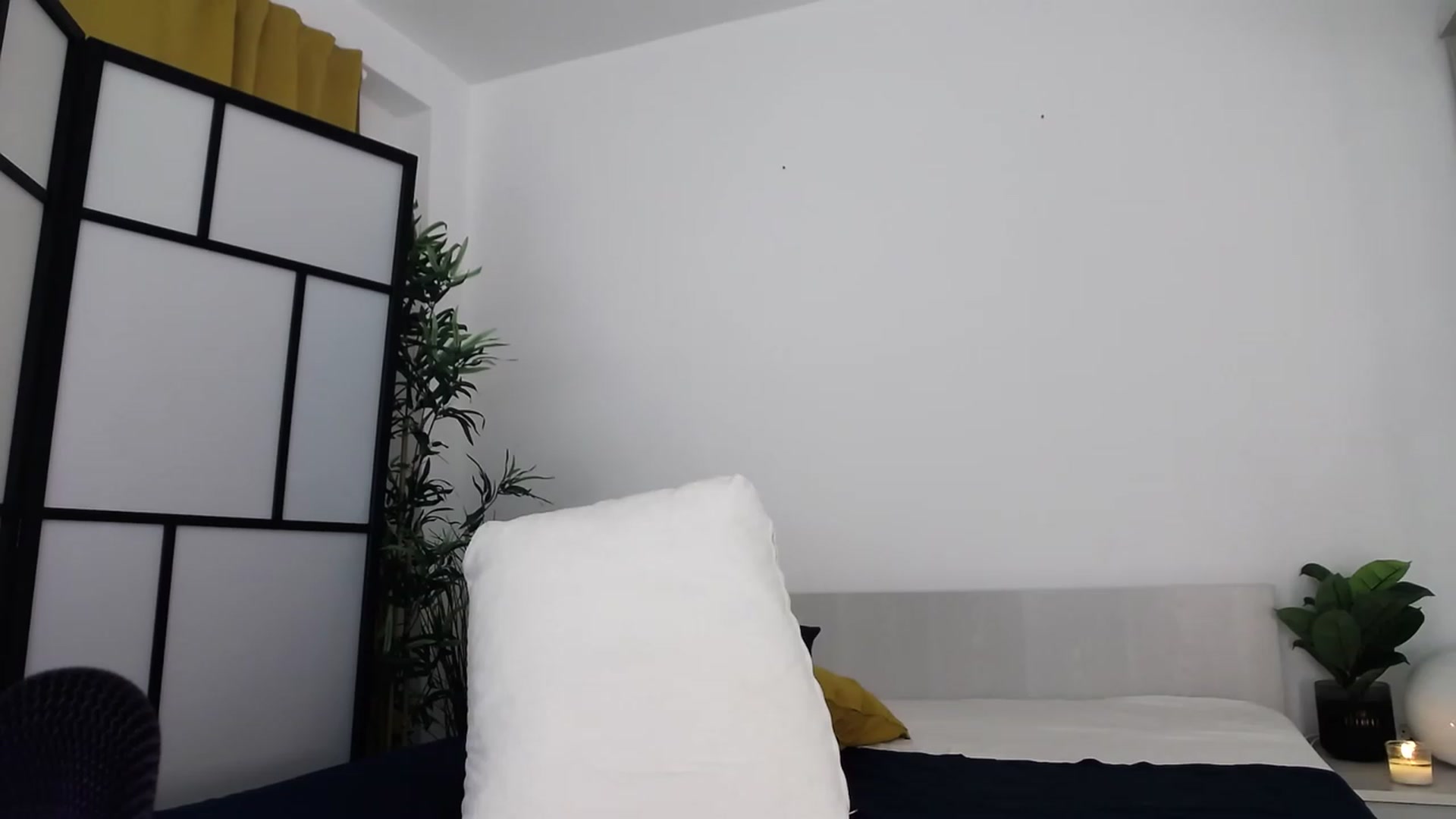 Gallery image thumbnail from Emilyanders85's myfreecams stream on, 06/19/2023, 01:03 image 8 of 20