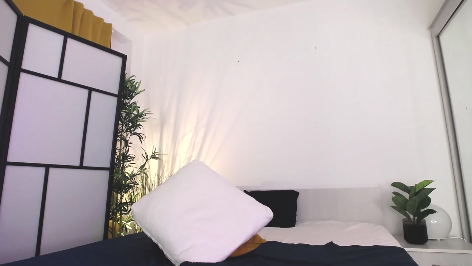Gallery image thumbnail from Emilyanders85's myfreecams stream on, 06/27/2023, 21:39 image 11 of 20