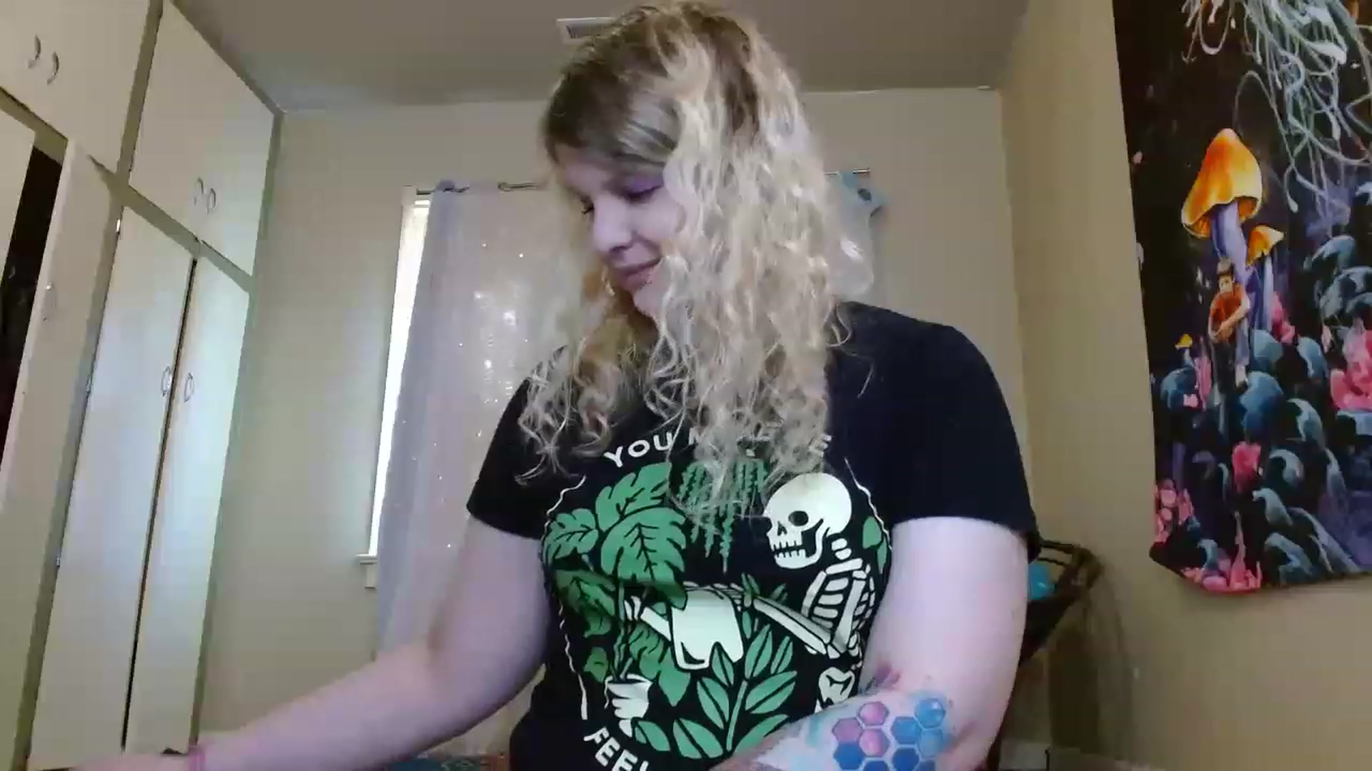 Gallery image thumbnail from Emilyhaze's myfreecams stream on, 04/03/2023, 23:15 image 3 of 20