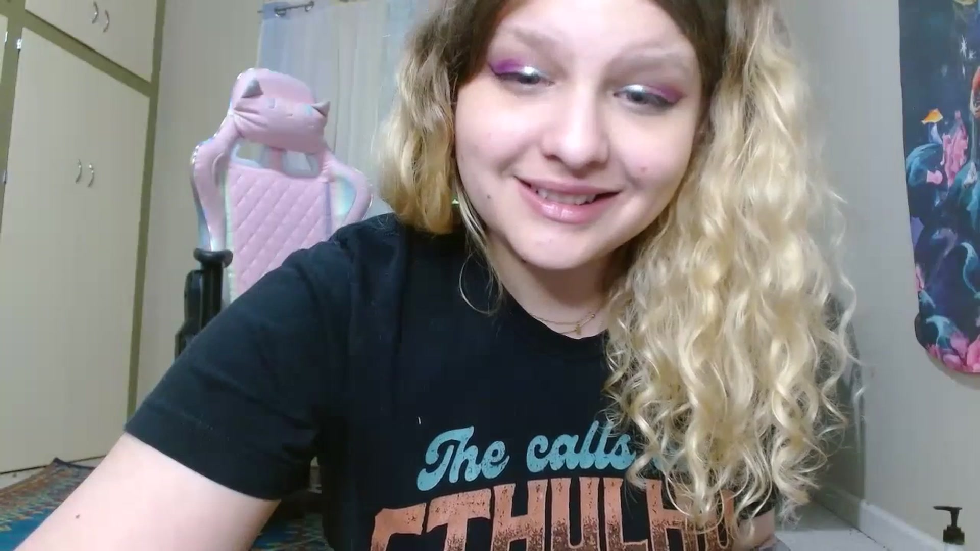 Gallery image thumbnail from Emilyhaze's myfreecams stream on, 07/20/2023, 11:43 image 2 of 20