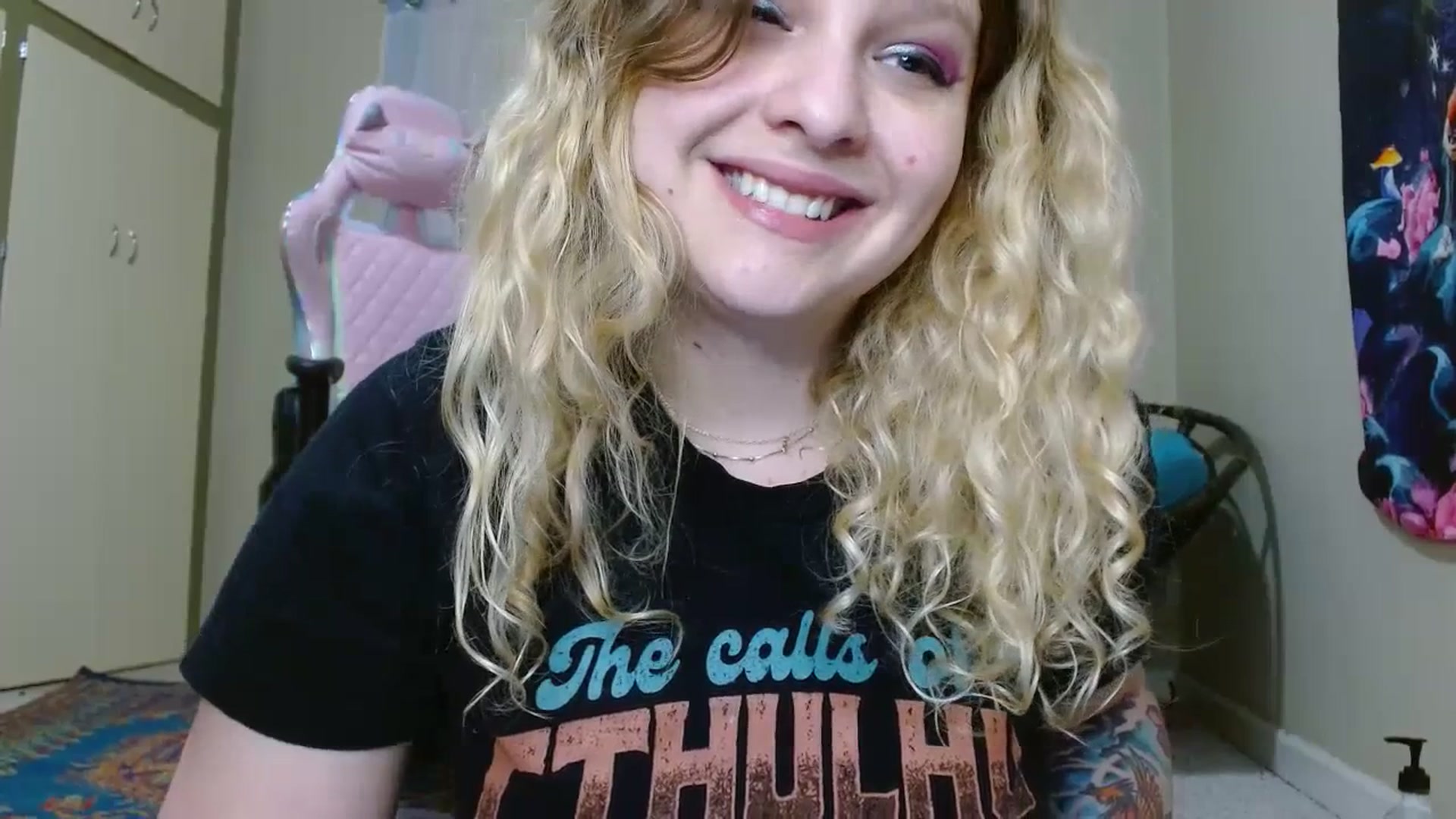 Gallery image thumbnail from Emilyhaze's myfreecams stream on, 07/20/2023, 11:43 image 4 of 20