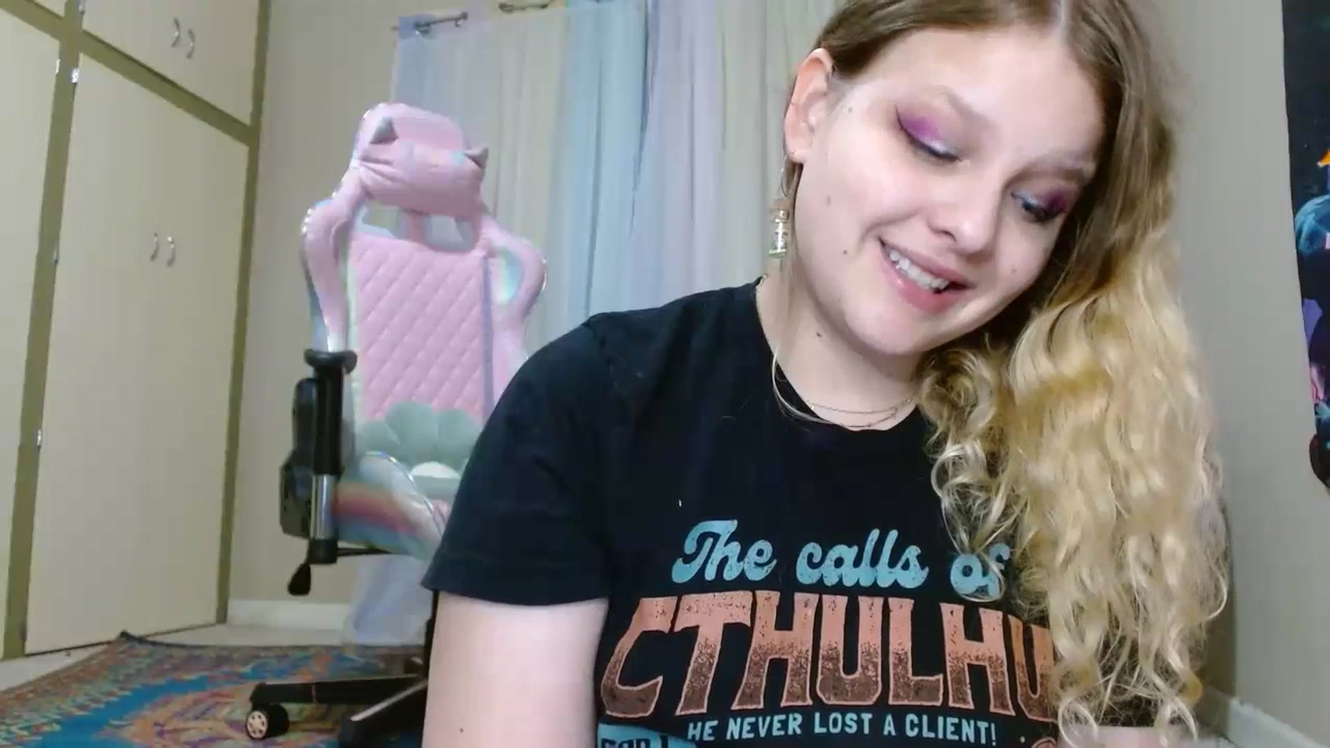 Gallery image thumbnail from Emilyhaze's myfreecams stream on, 07/20/2023, 11:43 image 14 of 20