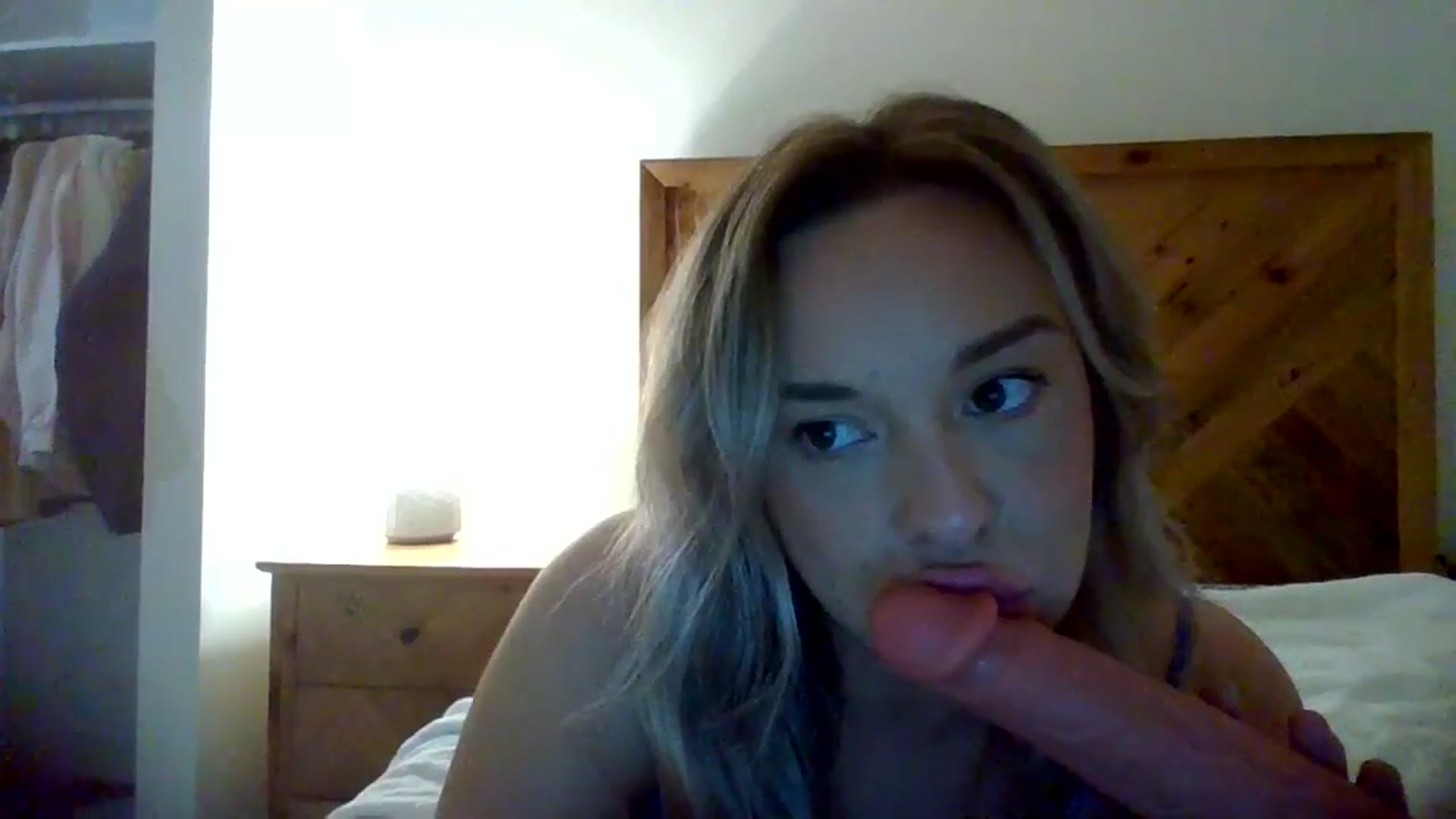 Gallery image thumbnail from Emilykatex's myfreecams stream on, 06/14/2023, 13:08 image 14 of 20