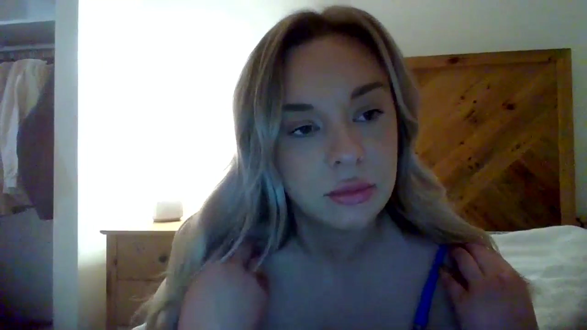Gallery image thumbnail from Emilykatex's myfreecams stream on, 06/14/2023, 13:08 image 12 of 20