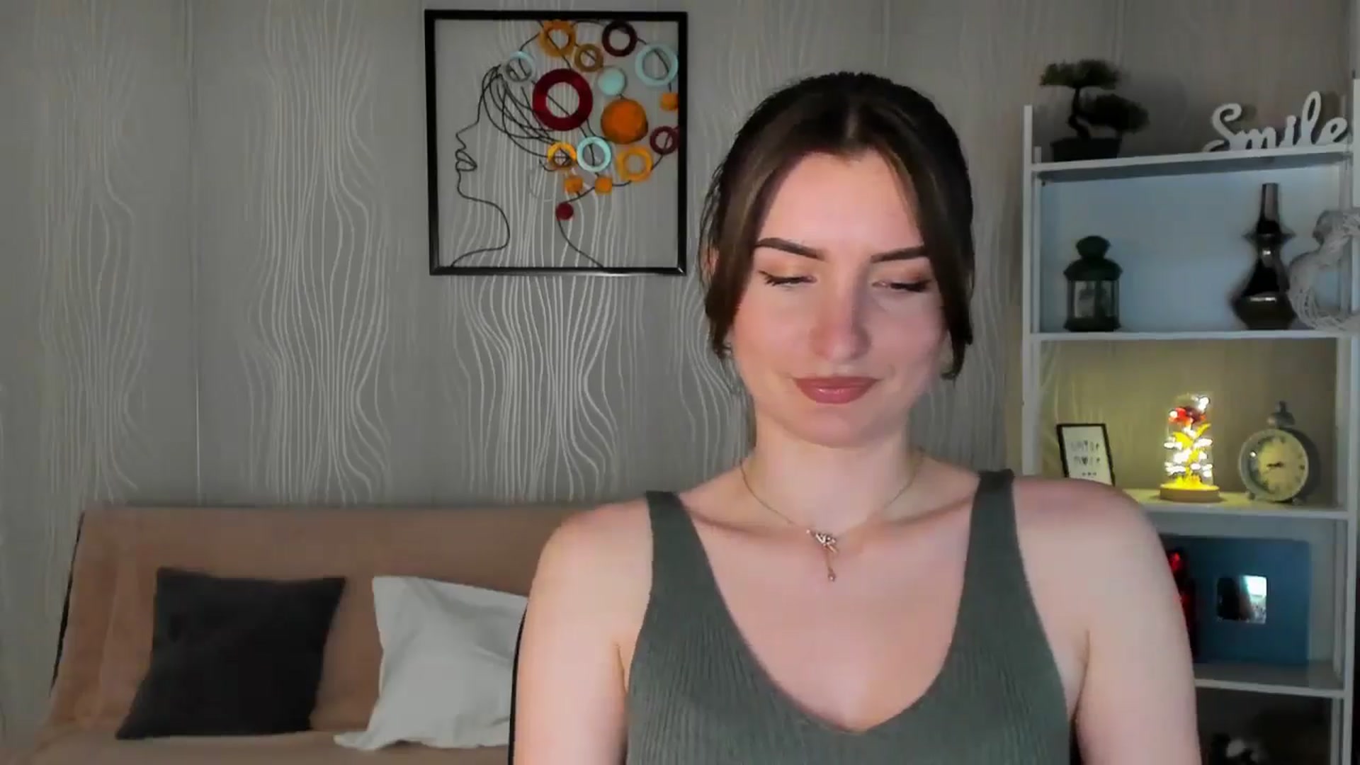 Gallery image thumbnail from EmilysBack's myfreecams stream on, 03/07/2025, 18:41 image 18 of 20