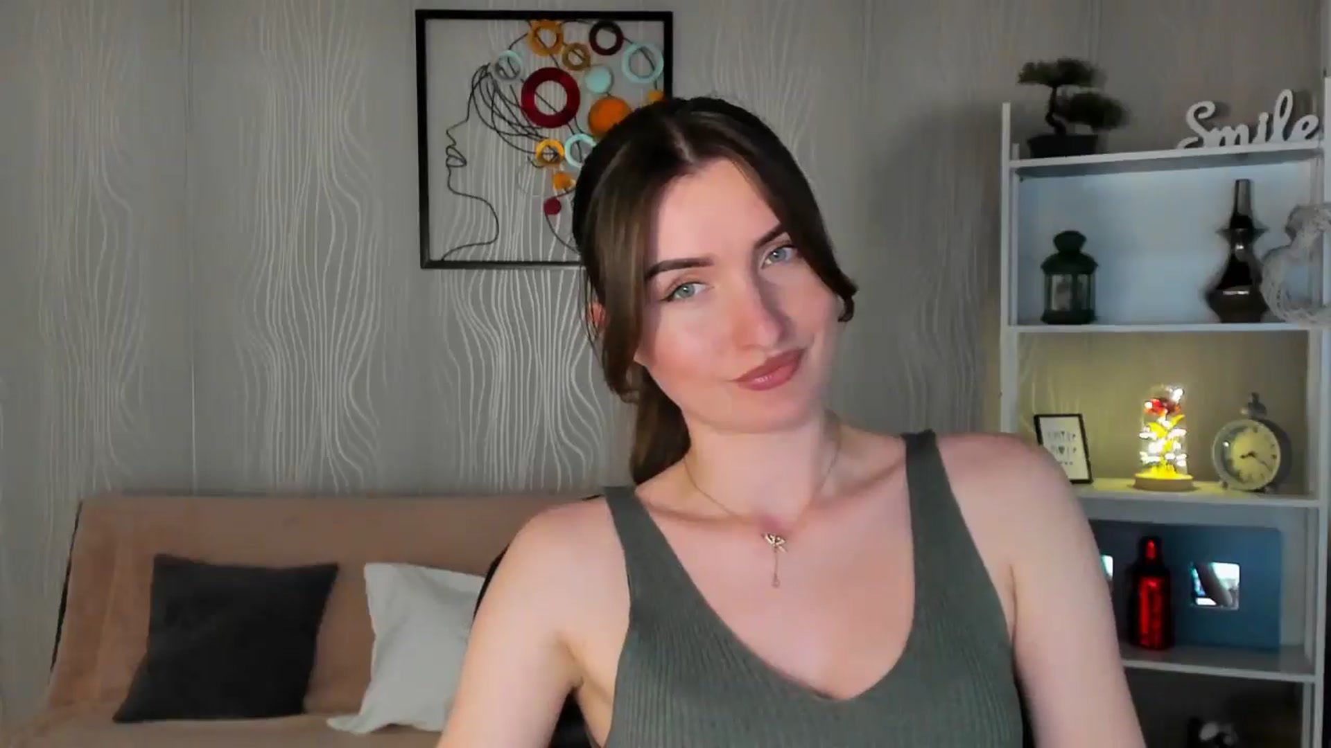Gallery image thumbnail from EmilysBack's myfreecams stream on, 03/07/2025, 18:41 image 2 of 20