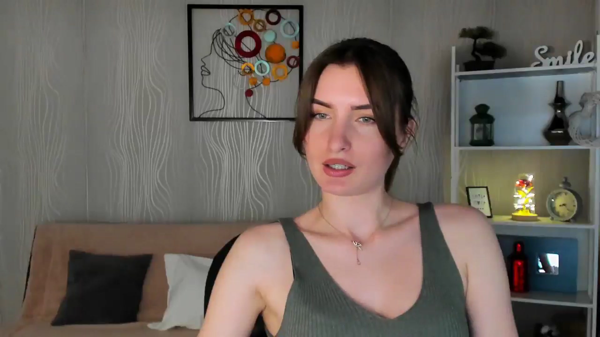 Gallery image thumbnail from EmilysBack's myfreecams stream on, 03/07/2025, 18:41 image 4 of 20