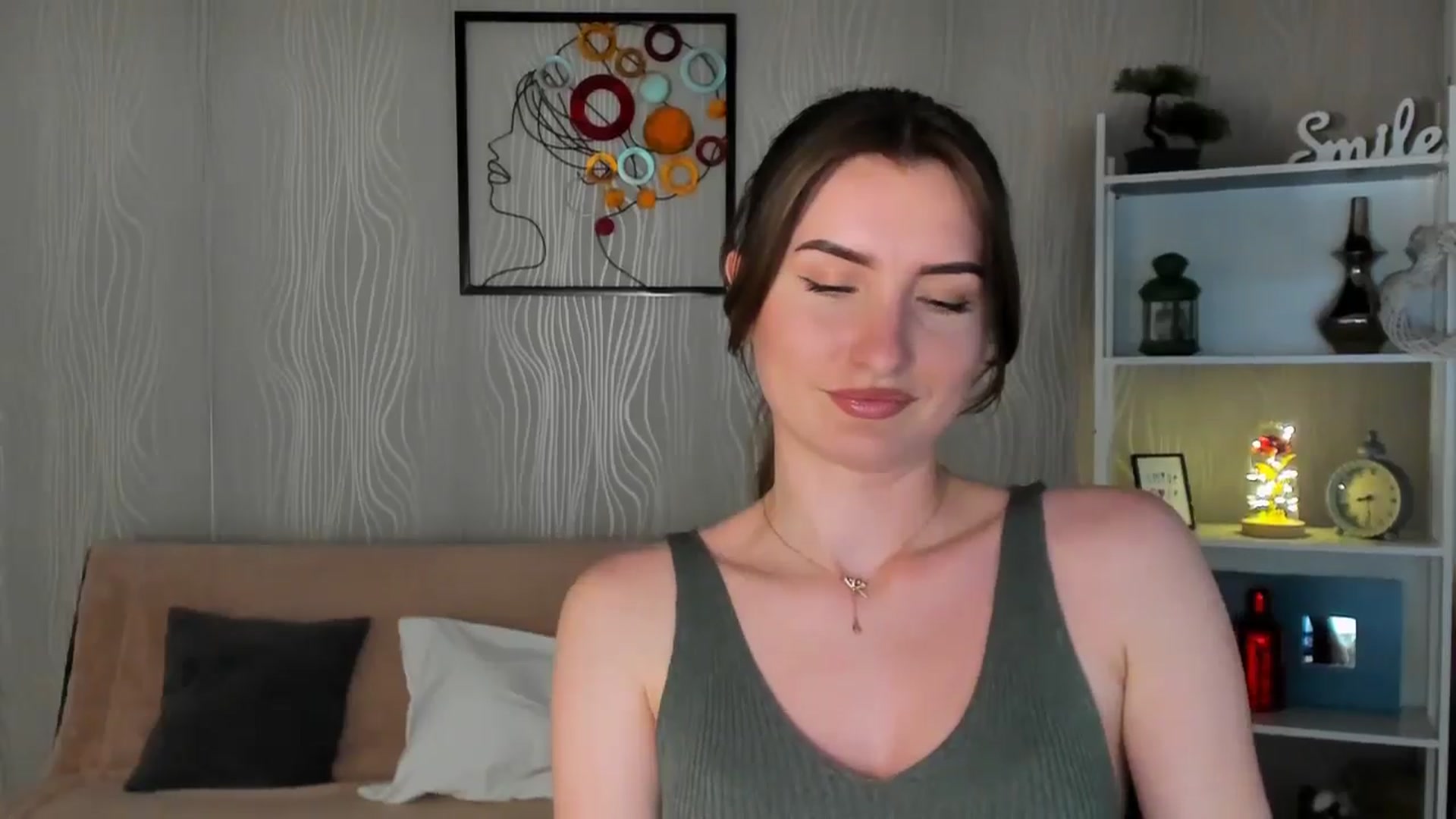 Gallery image thumbnail from EmilysBack's myfreecams stream on, 03/07/2025, 18:41 image 10 of 20