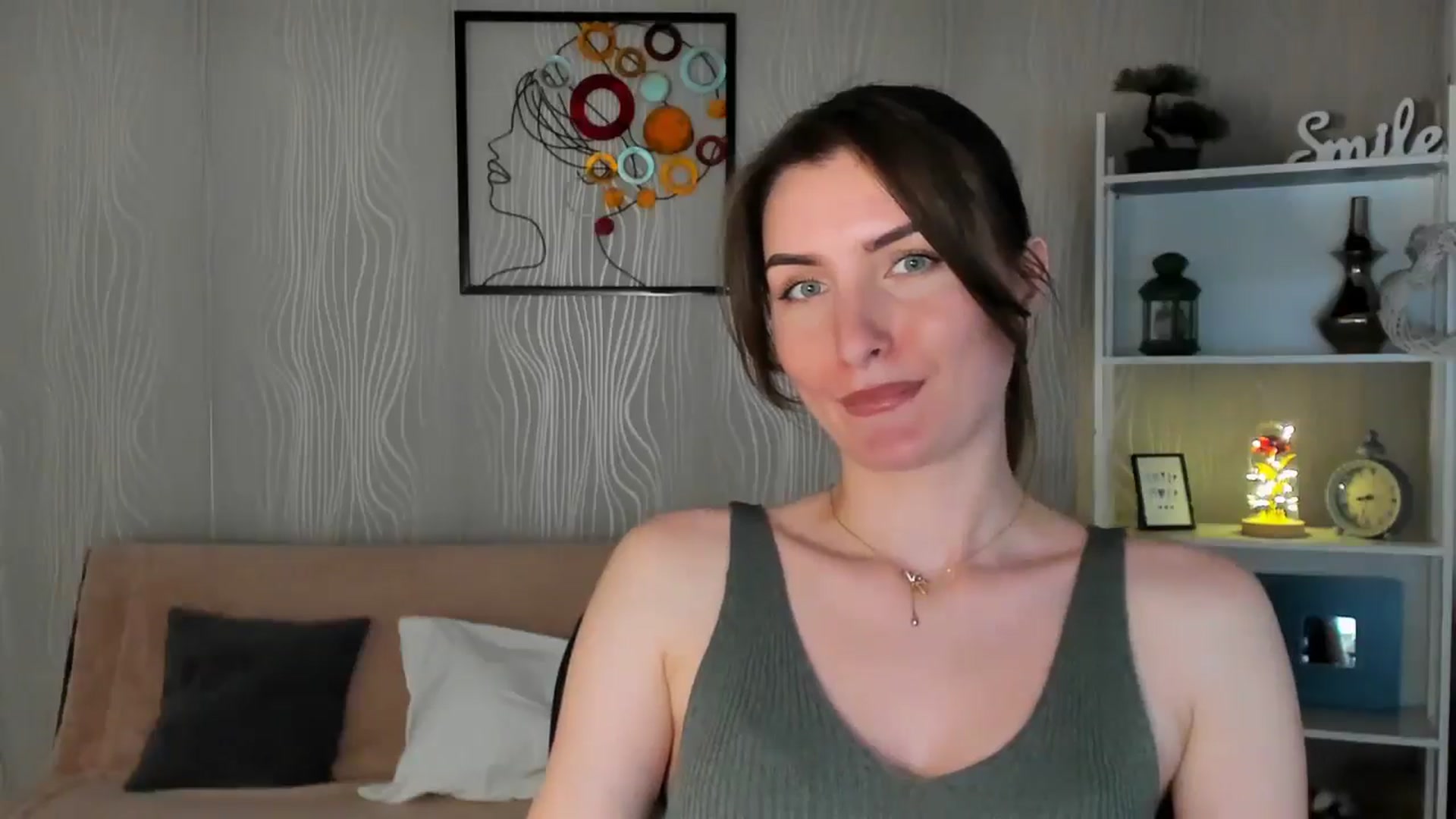 Gallery image thumbnail from EmilysBack's myfreecams stream on, 03/07/2025, 18:41 image 13 of 20