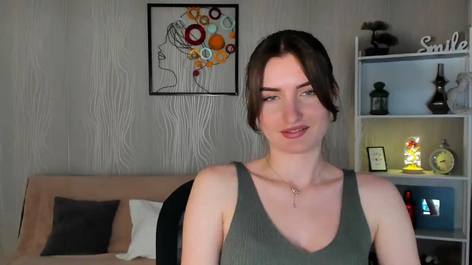 Gallery image thumbnail from EmilysBack's myfreecams stream on, 03/07/2025, 18:41 image 5 of 20