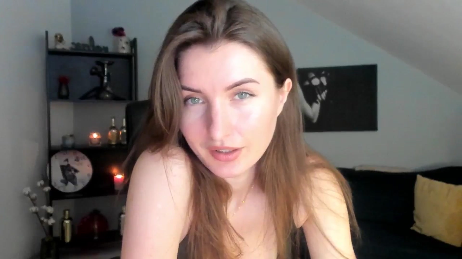 Gallery image thumbnail from EmilysBack's myfreecams stream on, 03/15/2025, 18:35 image 4 of 20