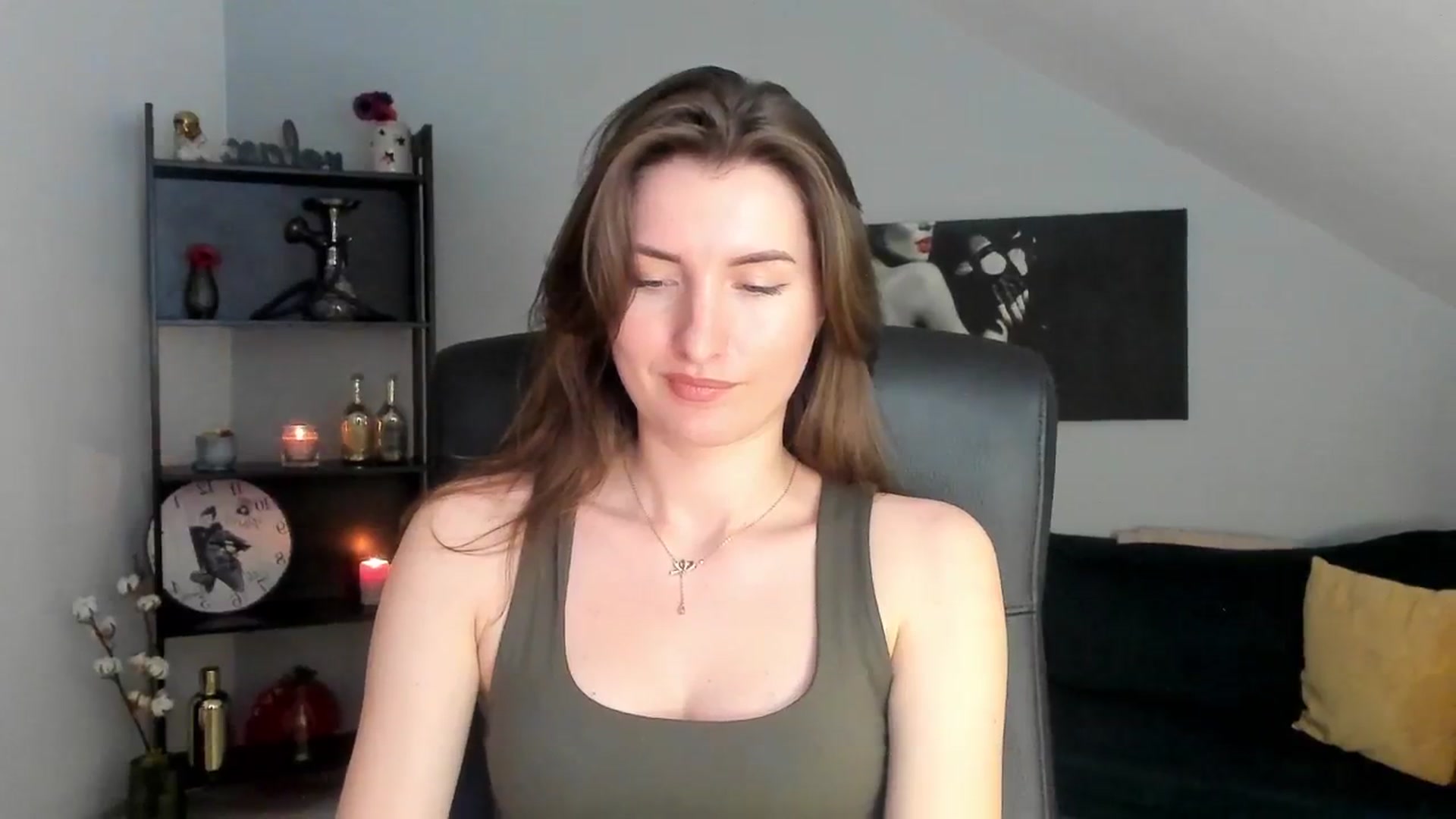 Gallery image thumbnail from EmilysBack's myfreecams stream on, 03/15/2025, 18:35 image 15 of 20