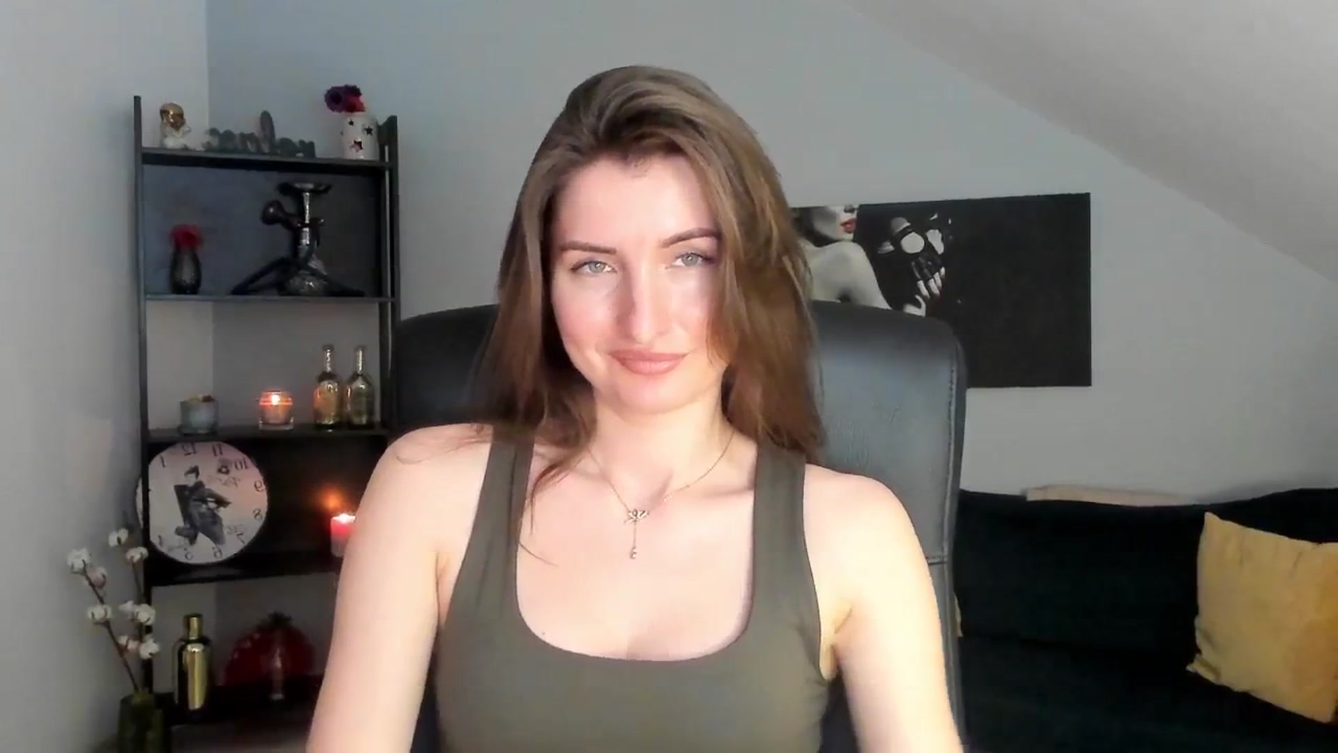 Gallery image thumbnail from EmilysBack's myfreecams stream on, 03/15/2025, 18:35 image 19 of 20