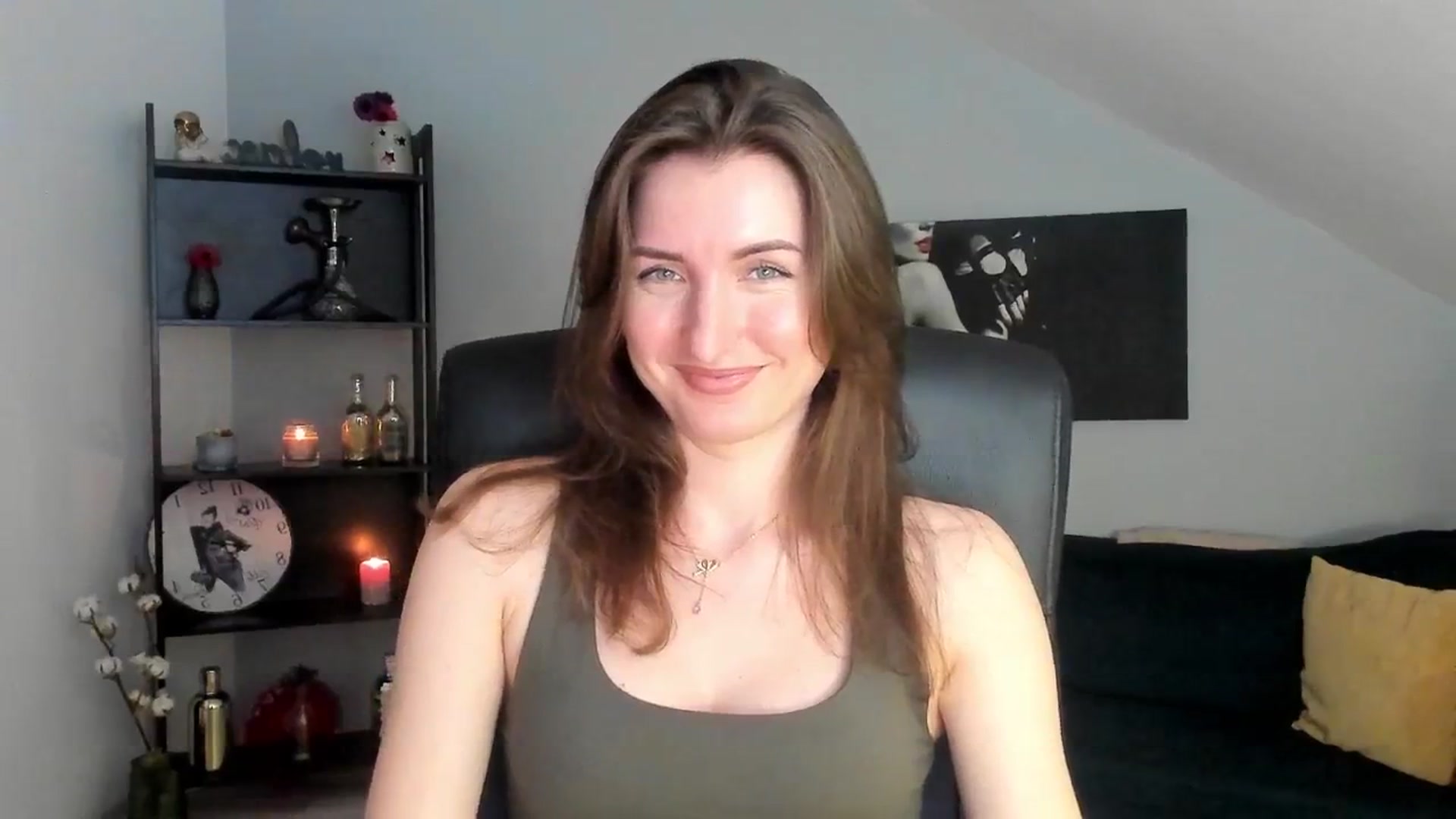 Gallery image thumbnail from EmilysBack's myfreecams stream on, 03/15/2025, 18:35 image 10 of 20