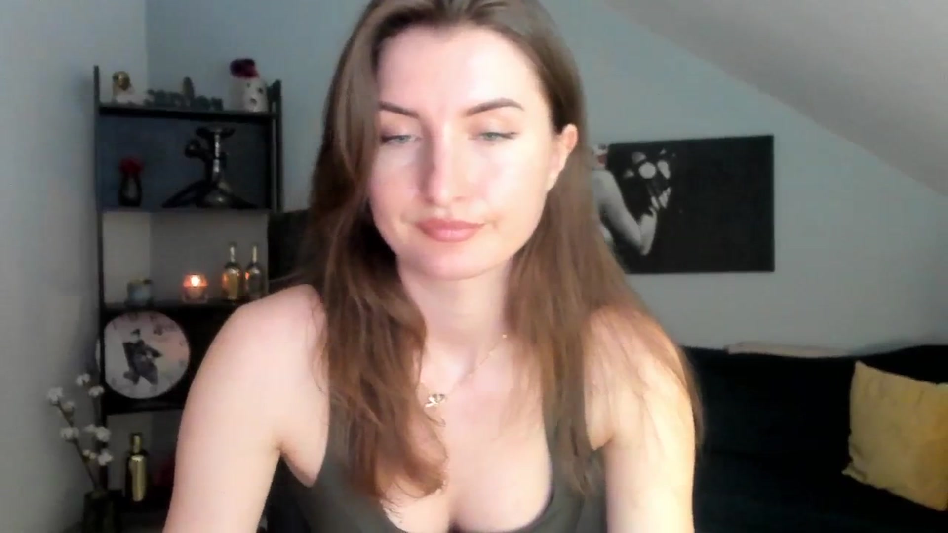 Gallery image thumbnail from EmilysBack's myfreecams stream on, 03/15/2025, 18:35 image 3 of 20