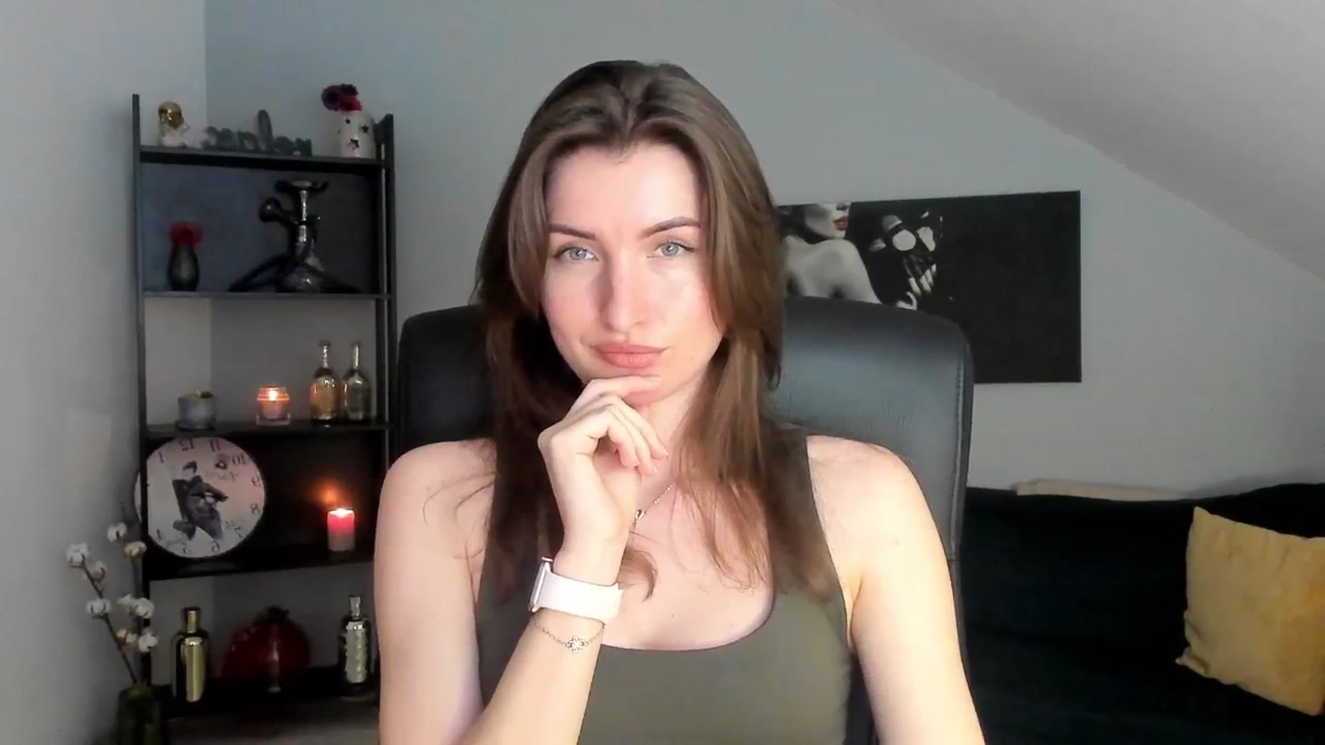 Gallery image thumbnail from EmilysBack's myfreecams stream on, 03/15/2025, 18:35 image 12 of 20