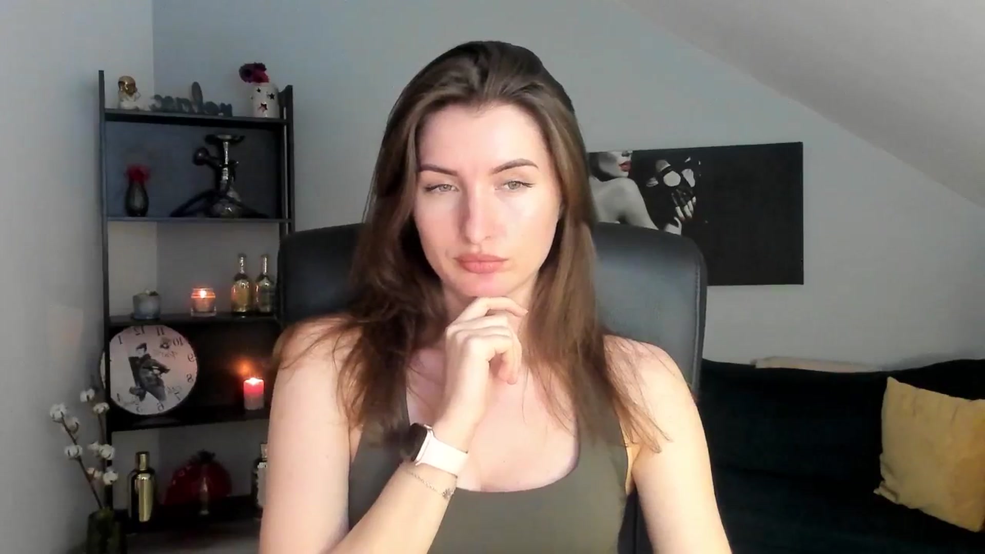 Gallery image thumbnail from EmilysBack's myfreecams stream on, 03/15/2025, 18:35 image 9 of 20