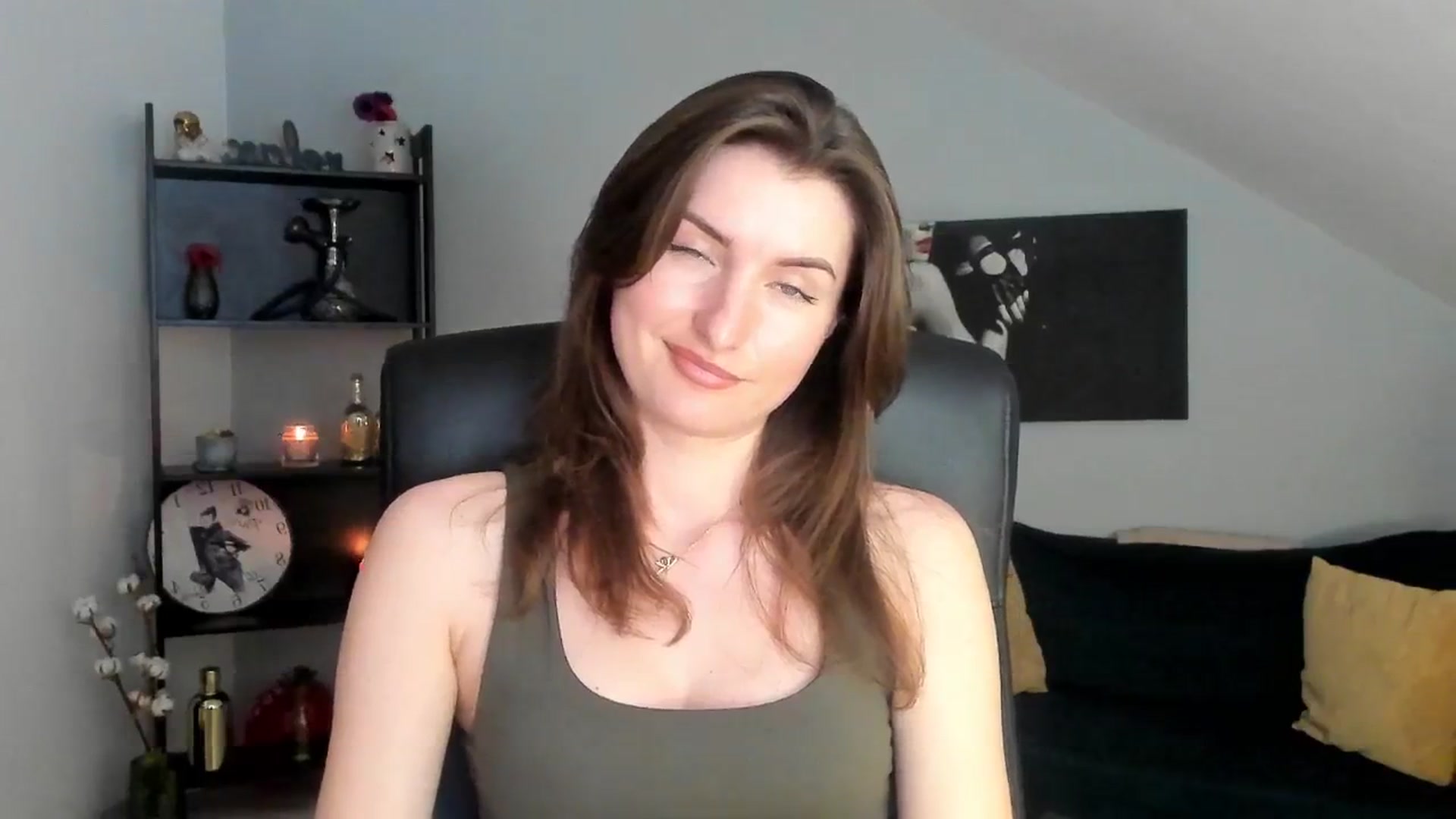 Gallery image thumbnail from EmilysBack's myfreecams stream on, 03/15/2025, 18:35 image 11 of 20
