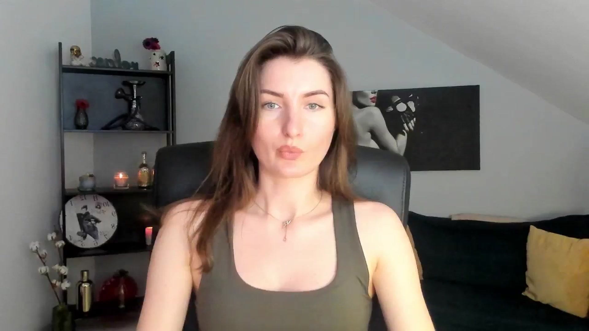Gallery image thumbnail from EmilysBack's myfreecams stream on, 03/15/2025, 19:43 image 12 of 20