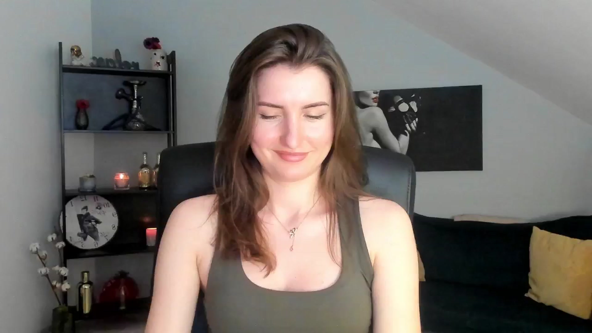 Gallery image thumbnail from EmilysBack's myfreecams stream on, 03/15/2025, 19:43 image 1 of 20