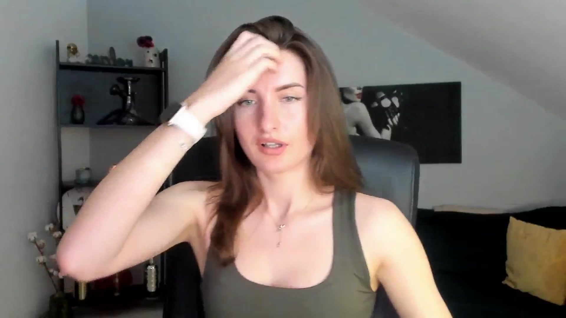 Gallery image thumbnail from EmilysBack's myfreecams stream on, 03/15/2025, 19:43 image 20 of 20