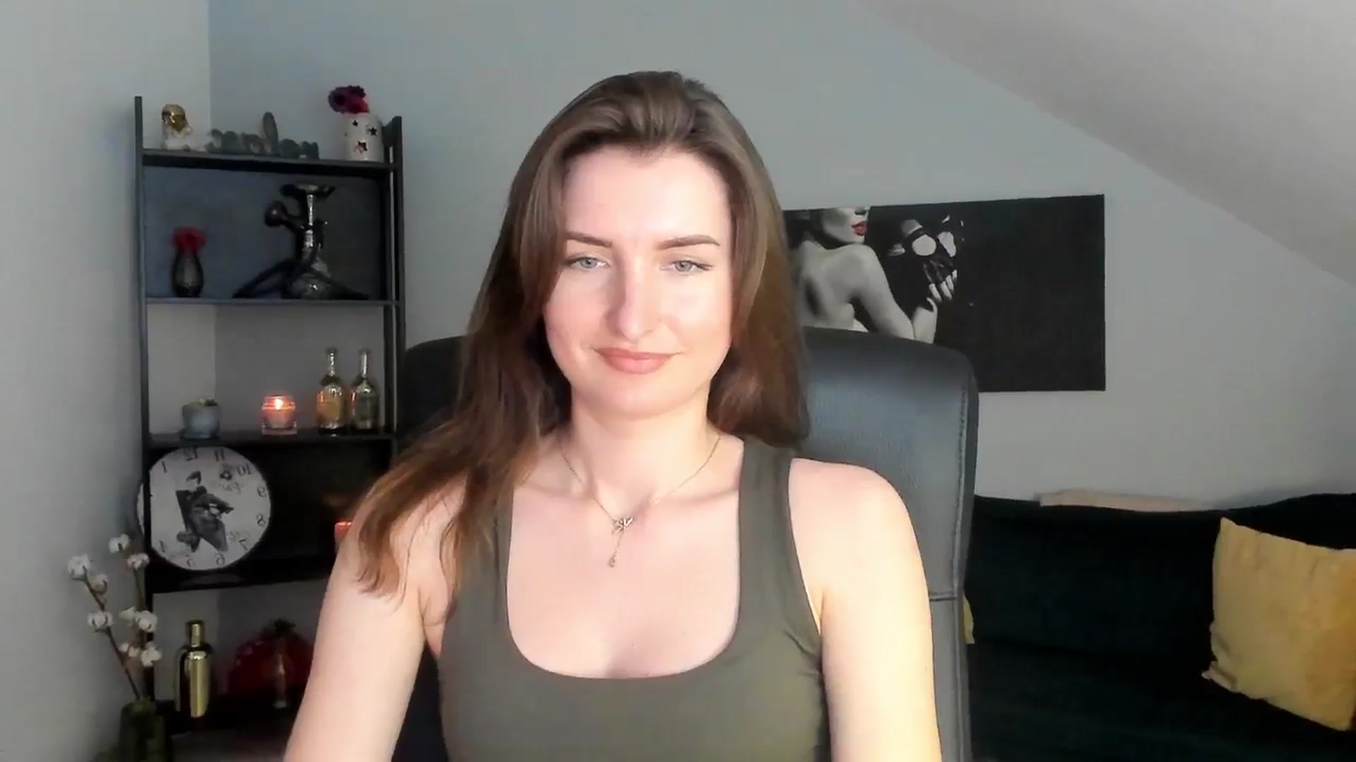 Gallery image thumbnail from EmilysBack's myfreecams stream on, 03/15/2025, 19:43 image 14 of 20