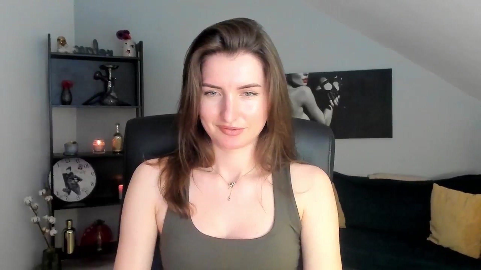 Gallery image thumbnail from EmilysBack's myfreecams stream on, 03/15/2025, 19:43 image 8 of 20