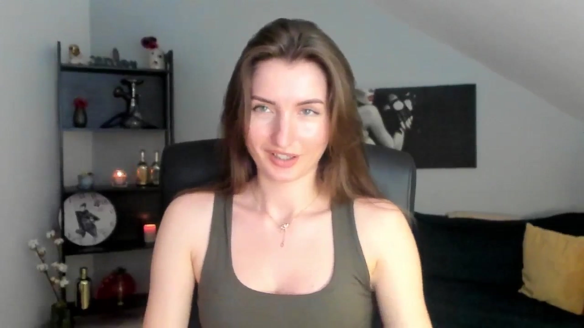 Gallery image thumbnail from EmilysBack's myfreecams stream on, 03/15/2025, 19:43 image 5 of 20