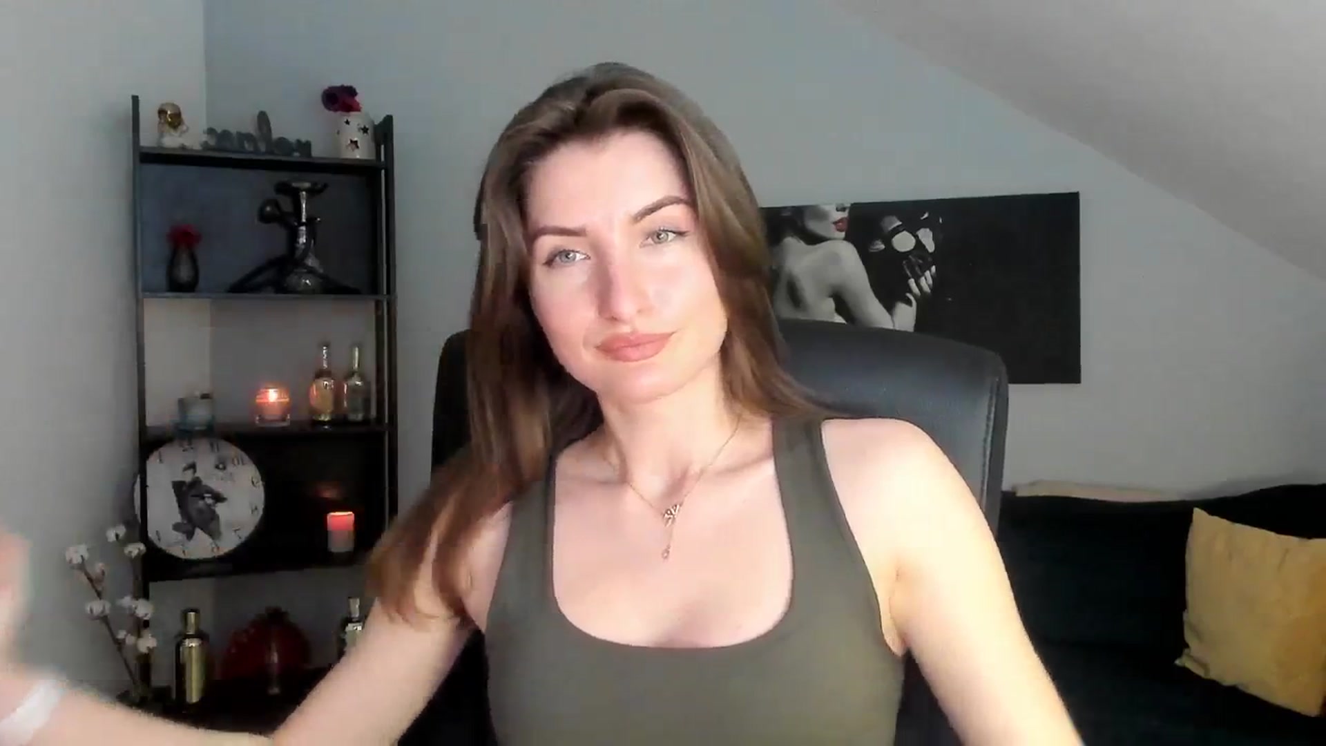 Gallery image thumbnail from EmilysBack's myfreecams stream on, 03/15/2025, 19:43 image 2 of 20