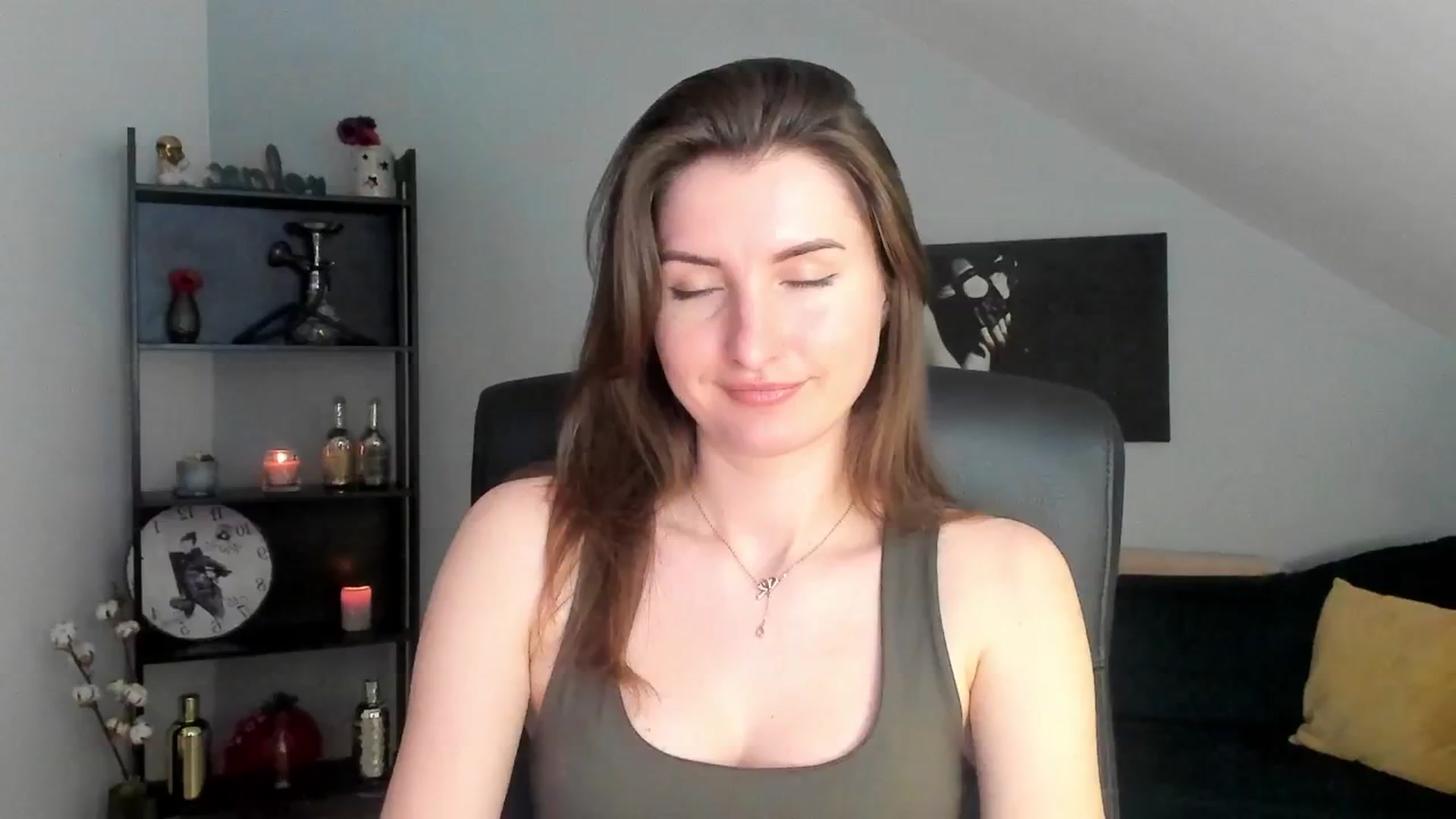 Gallery image thumbnail from EmilysBack's myfreecams stream on, 03/15/2025, 22:25 image 12 of 20