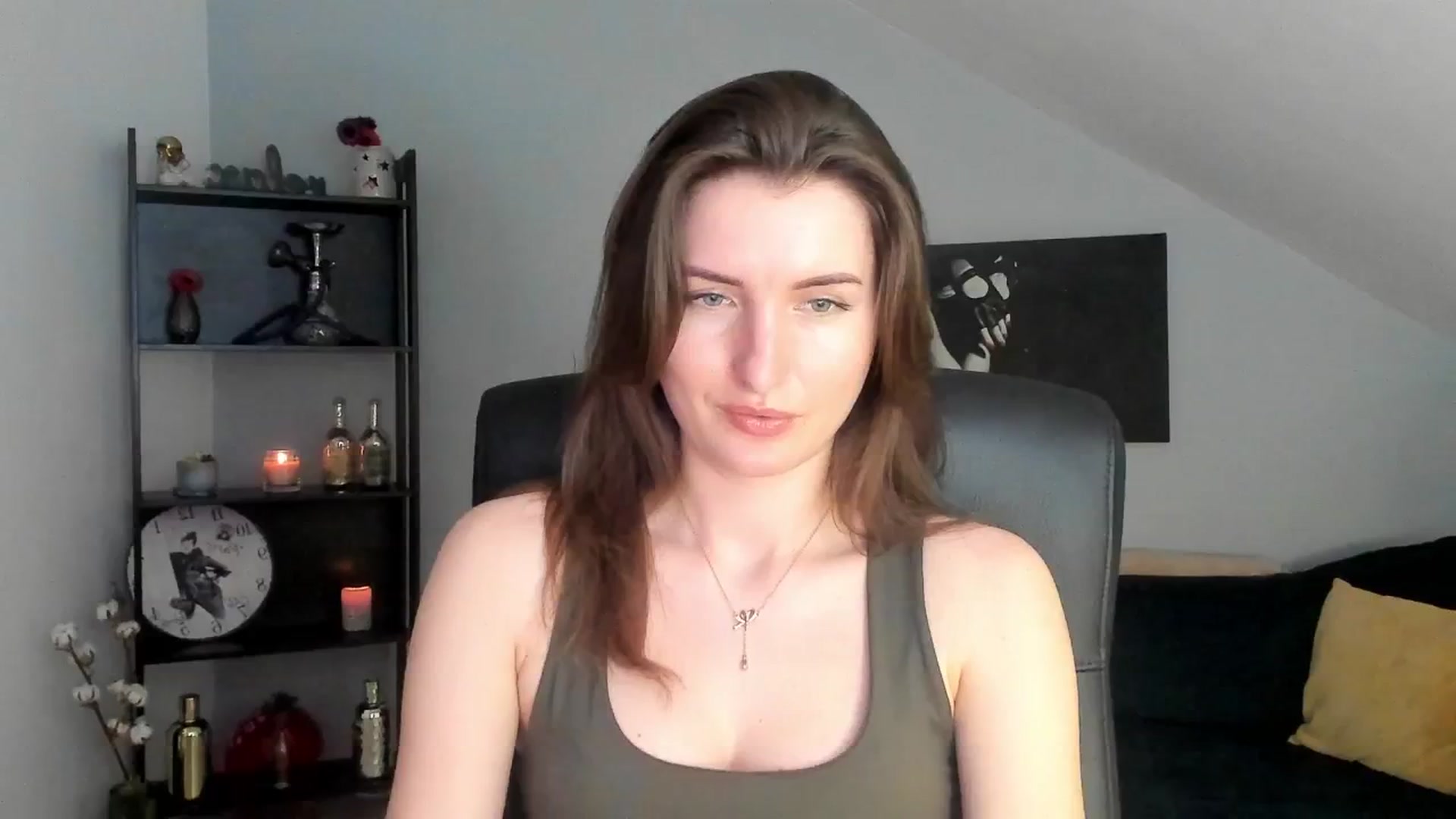 Gallery image thumbnail from EmilysBack's myfreecams stream on, 03/15/2025, 22:25 image 18 of 20