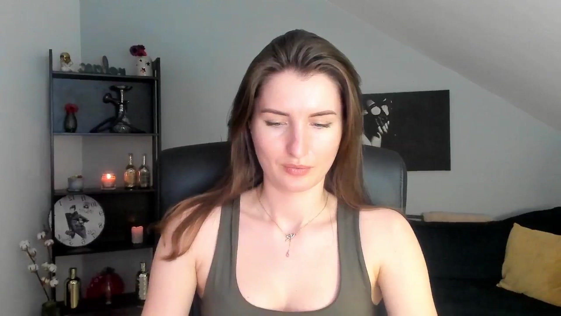 Gallery image thumbnail from EmilysBack's myfreecams stream on, 03/15/2025, 22:46 image 17 of 20