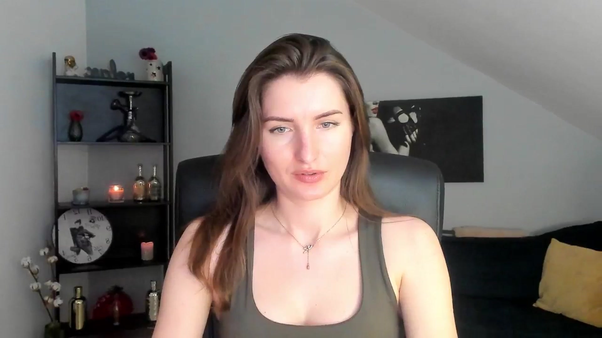 Gallery image thumbnail from EmilysBack's myfreecams stream on, 03/15/2025, 22:46 image 19 of 20