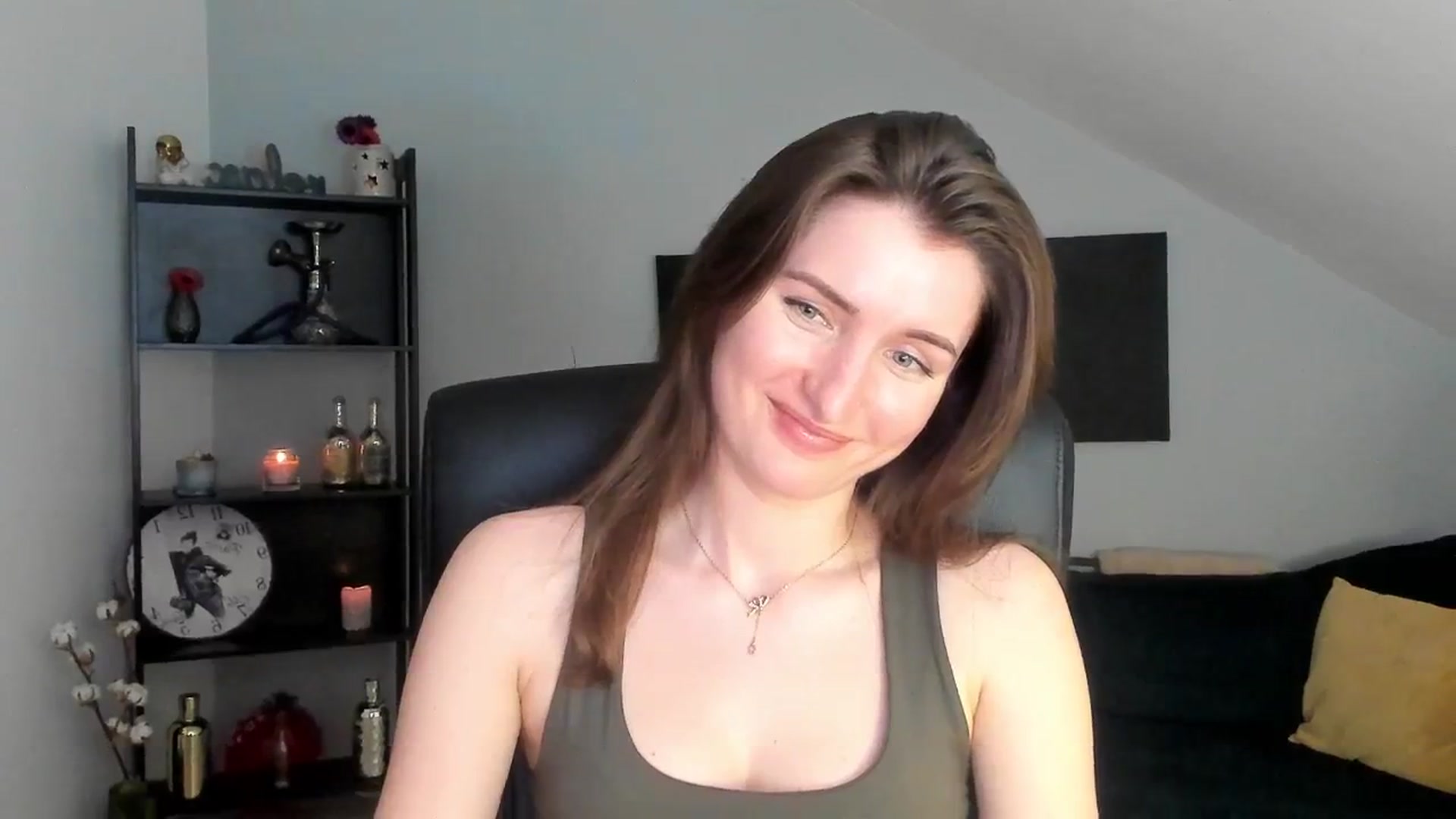 Gallery image thumbnail from EmilysBack's myfreecams stream on, 03/15/2025, 22:46 image 18 of 20