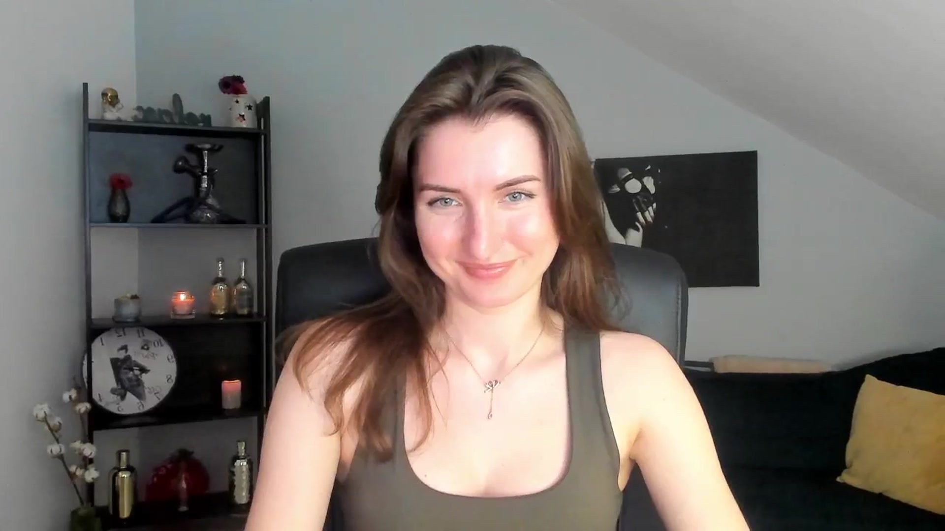 Gallery image thumbnail from EmilysBack's myfreecams stream on, 03/15/2025, 22:46 image 5 of 20