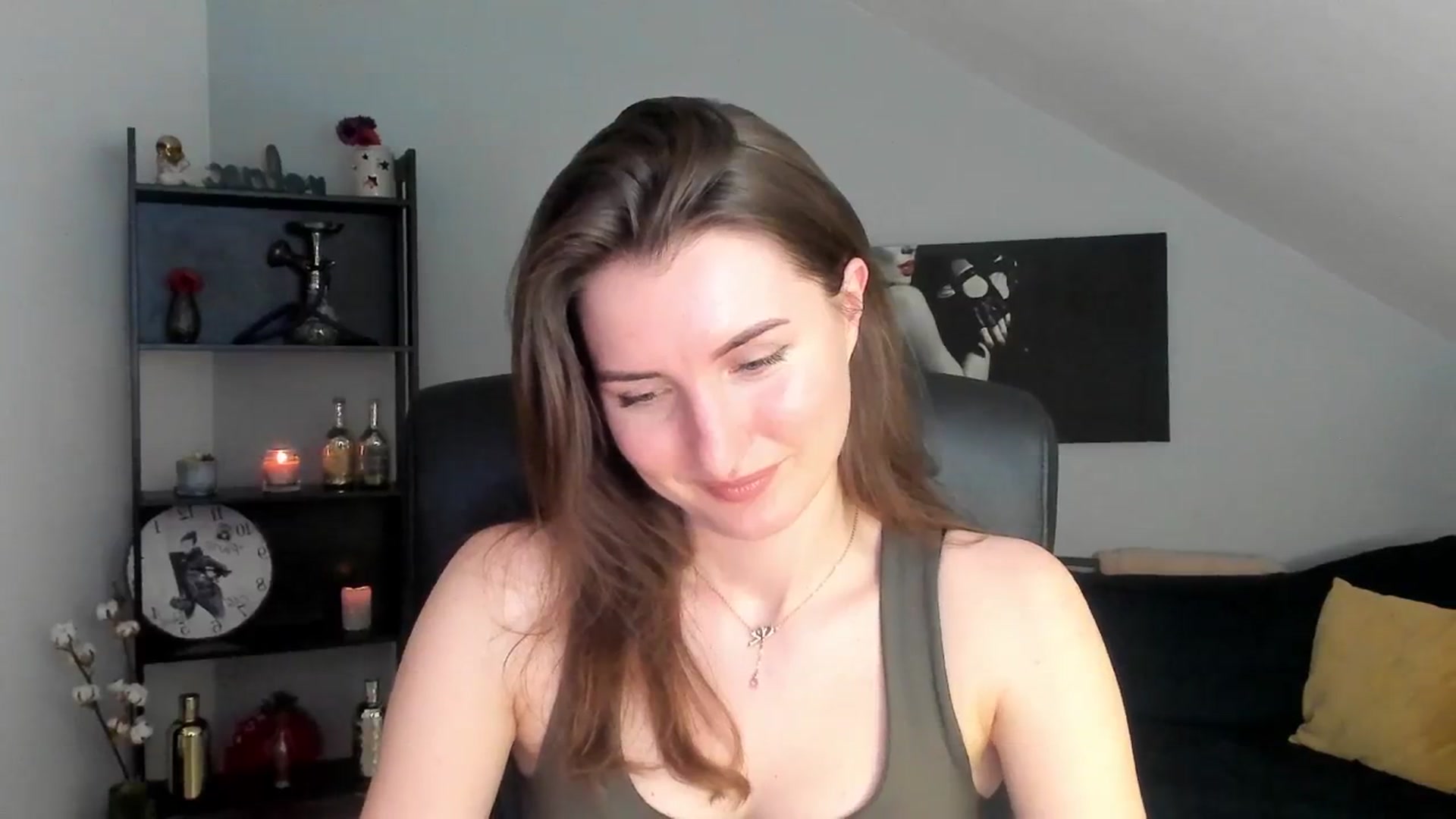 Gallery image thumbnail from EmilysBack's myfreecams stream on, 03/15/2025, 22:46 image 16 of 20