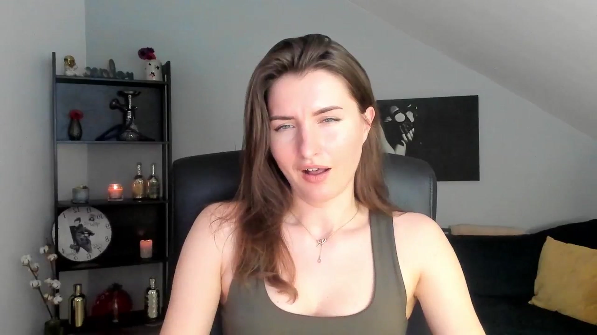 Gallery image thumbnail from EmilysBack's myfreecams stream on, 03/15/2025, 22:46 image 15 of 20